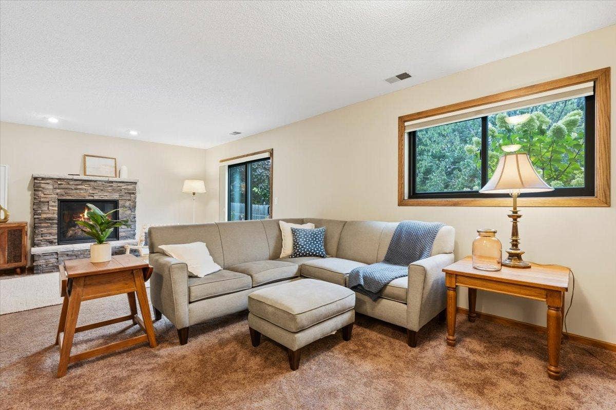 8821 Rainier Court, Woodbury, MN 55125 32-DSC08094.jpg