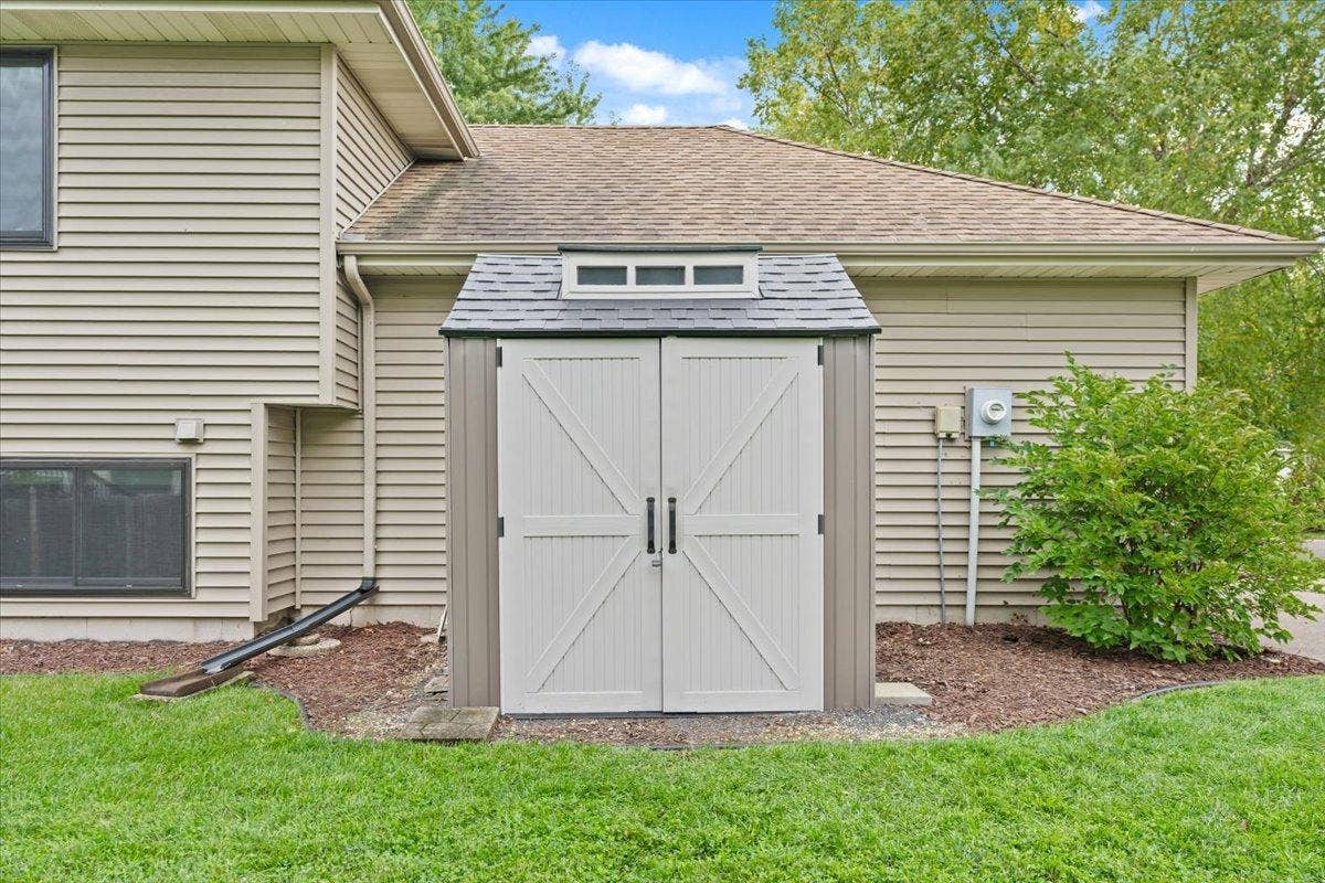 8821 Rainier Court, Woodbury, MN 55125 46-DSC08174.jpg