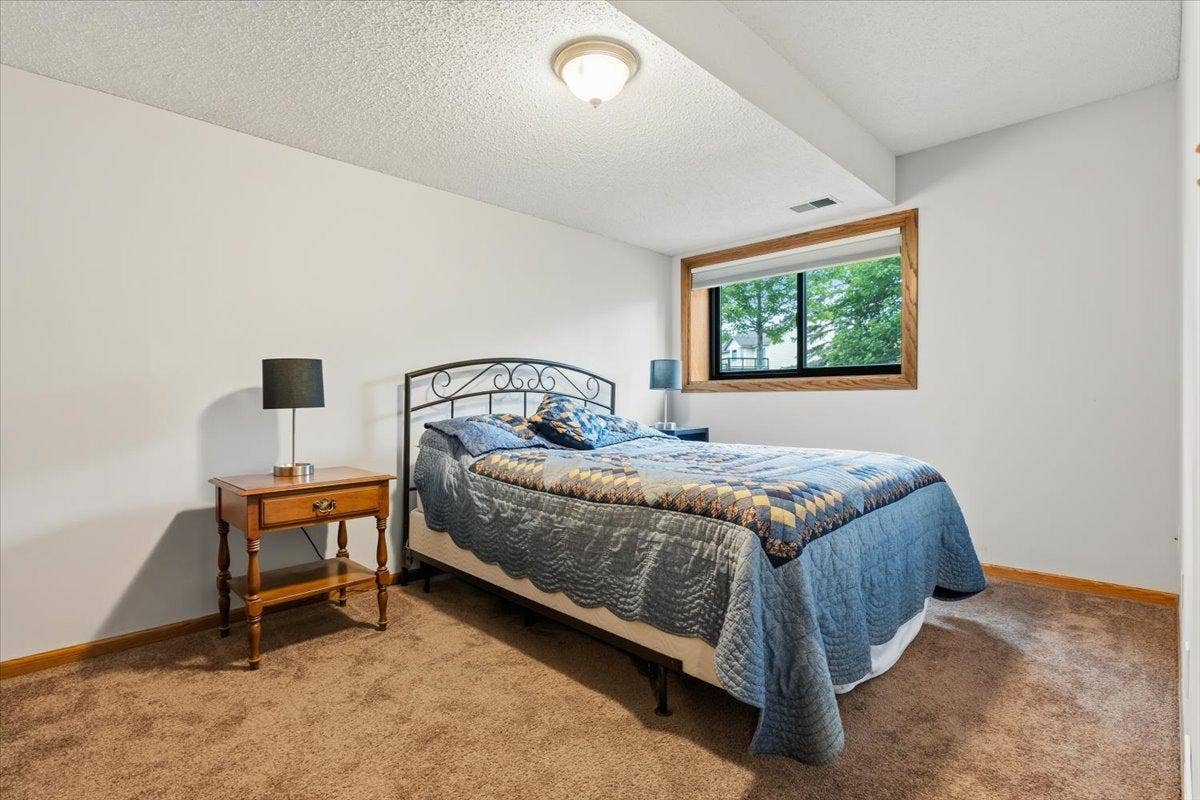 8821 Rainier Court, Woodbury, MN 55125 26-DSC08064.jpg