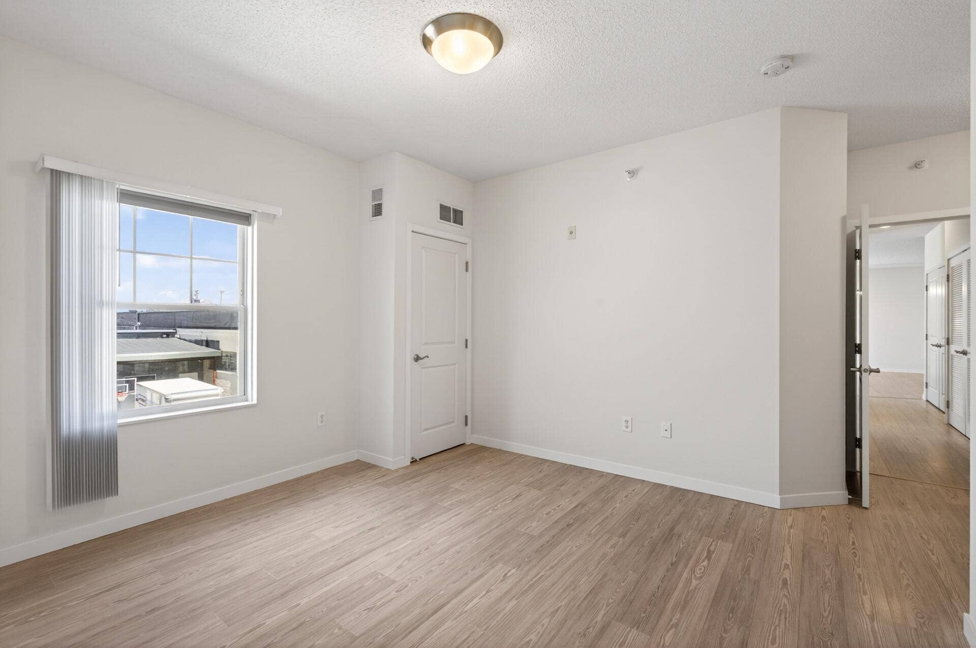 619 8th Street SE, #308, 50, Minneapolis, MN 55414 21_619_8th_30821_mls.jpg