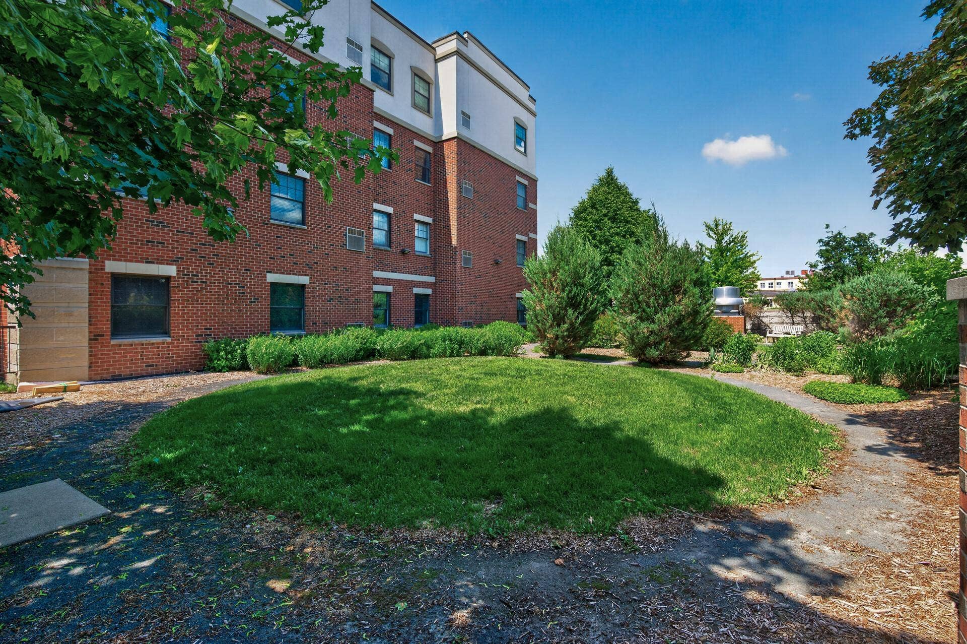 619 8th Street SE, #308, 50, Minneapolis, MN 55414 Convenient access to the Mississippi River trail system, downtown Minneapolis, and major highways..jpg