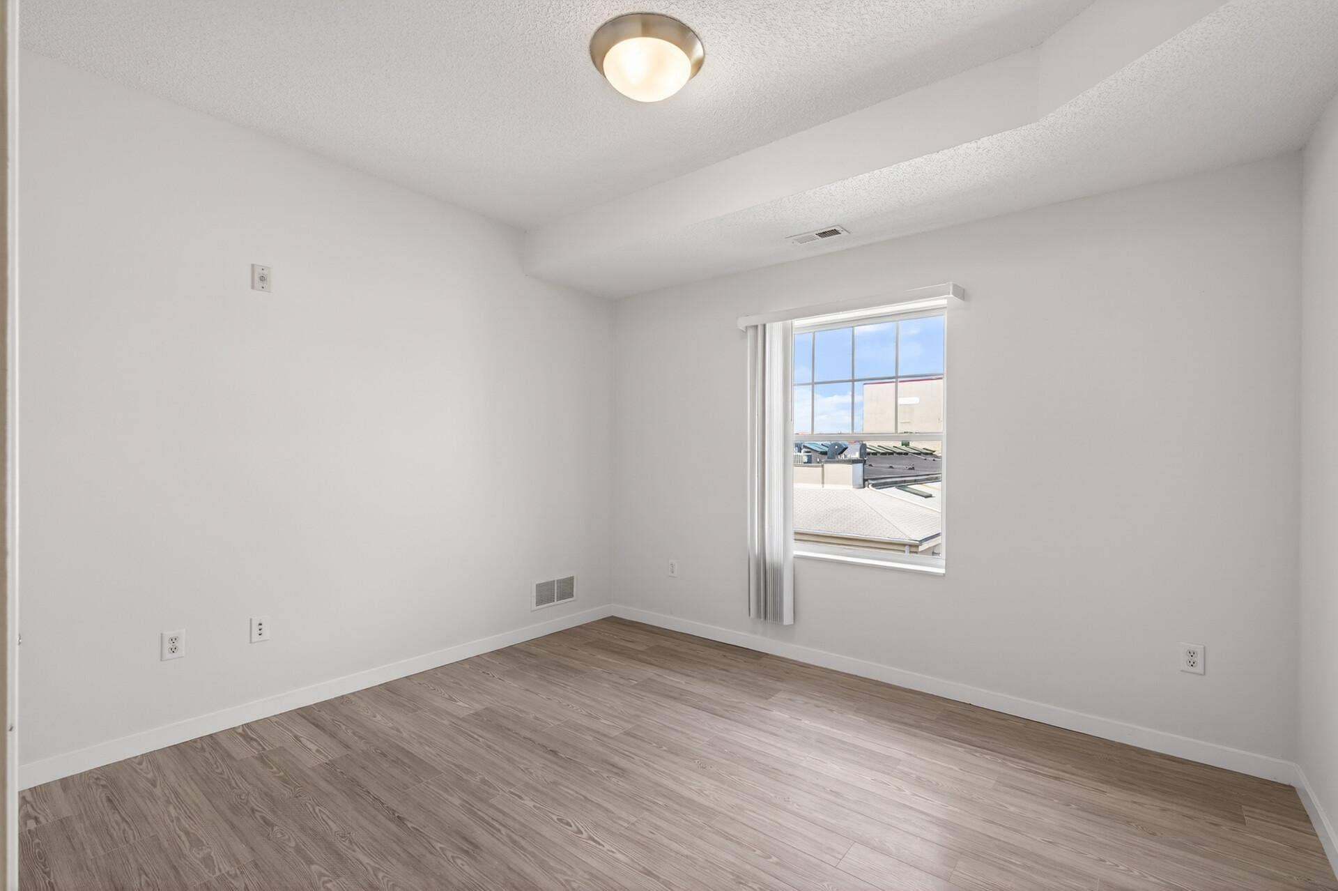 619 8th Street SE, #308, 50, Minneapolis, MN 55414 24_619_8th_30824_mls.jpg