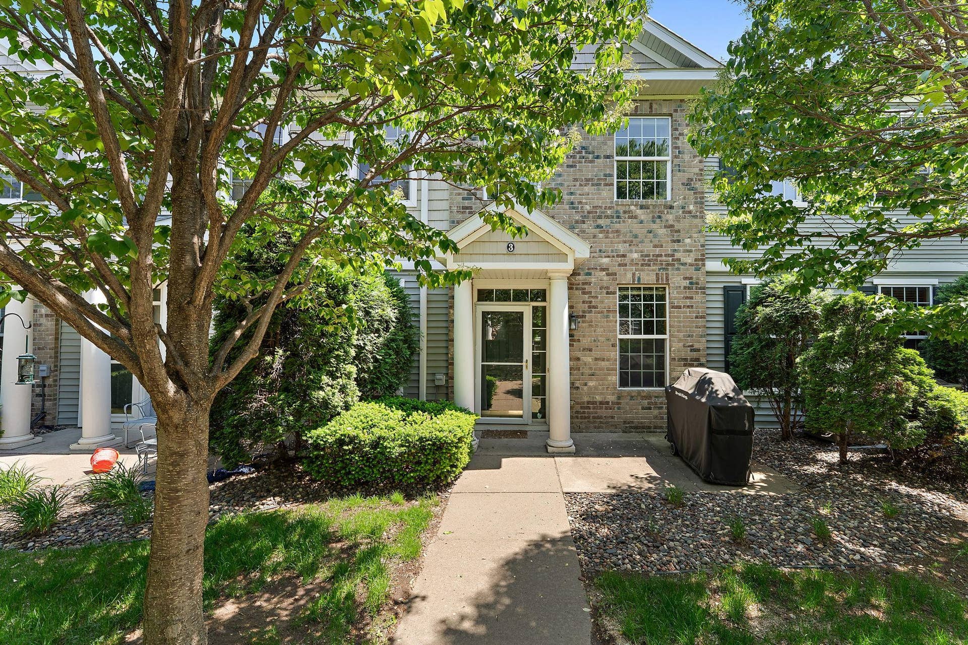 1610 Woodlynn Avenue, #3, Maplewood, MN 55109 Welcome to 1610 Woodlynn #3!