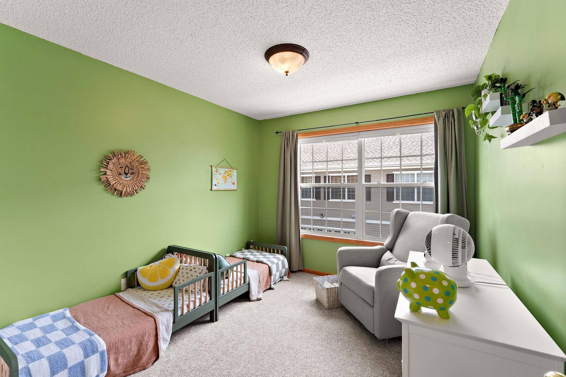 1610 Woodlynn Avenue, #3, Maplewood, MN 55109 Upper 2nd bedroom.