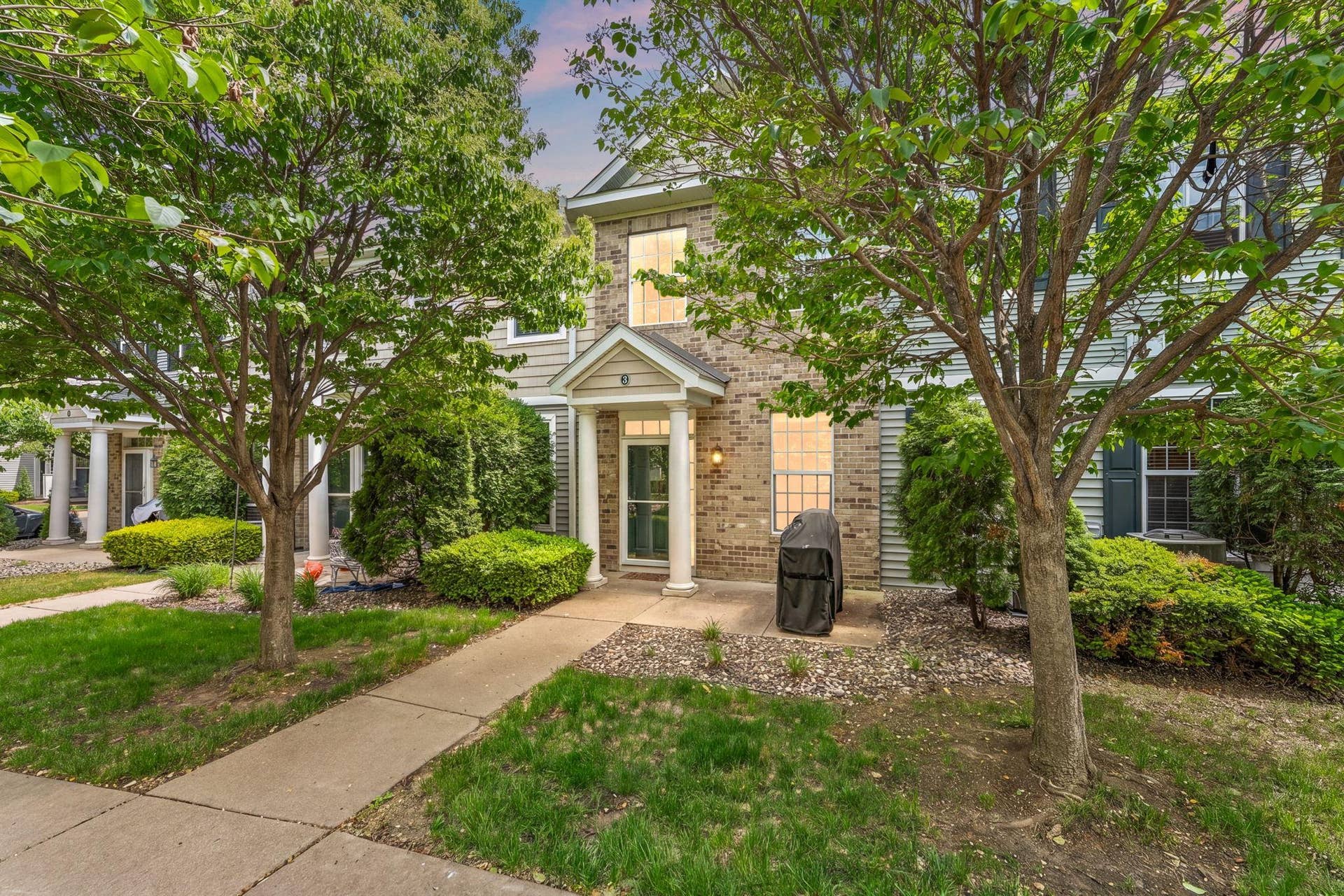 1610 Woodlynn Avenue, #3, Maplewood, MN 55109 Welcome to 1610 Woodlynn #3!