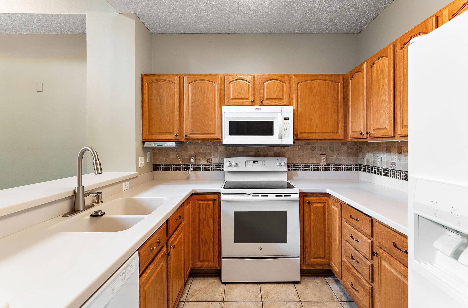 1610 Woodlynn Avenue, #3, Maplewood, MN 55109 1610 Woodlynn Avenue, #3, Maplewood, MN 55109