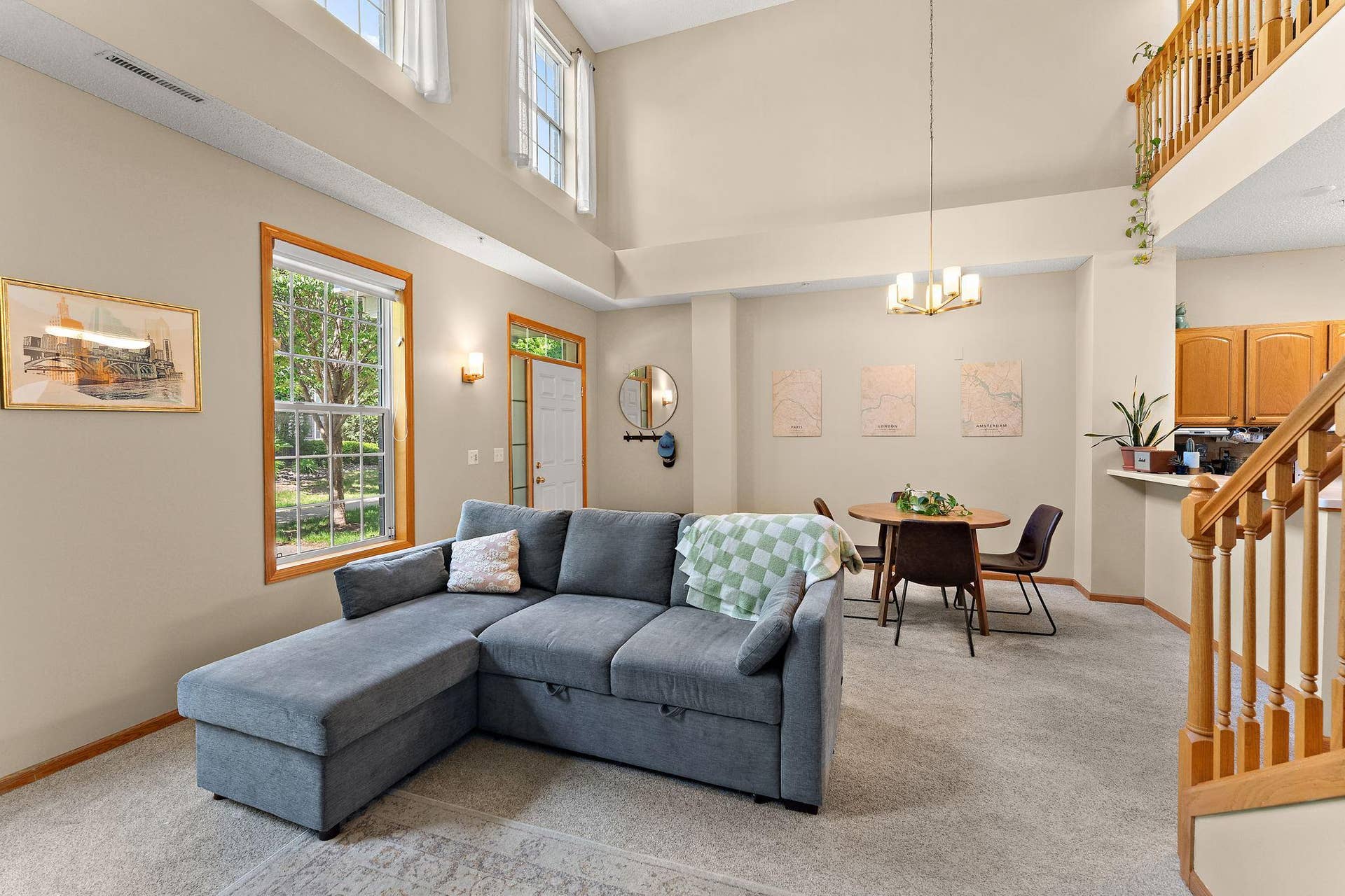 1610 Woodlynn Avenue, #3, Maplewood, MN 55109 Living room dining!