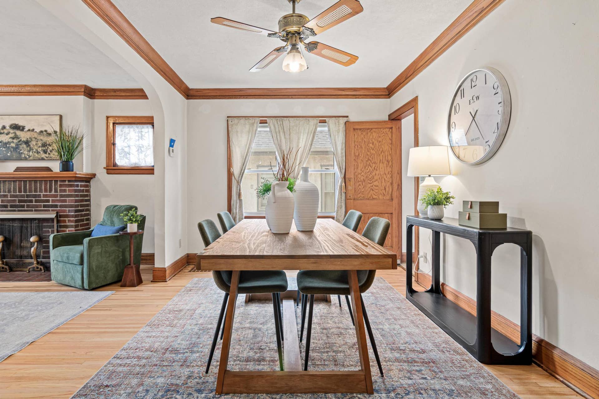 1186 Englewood Avenue, 93, Saint Paul, MN 55104 Natural light and original details give the dining room an inviting feel.