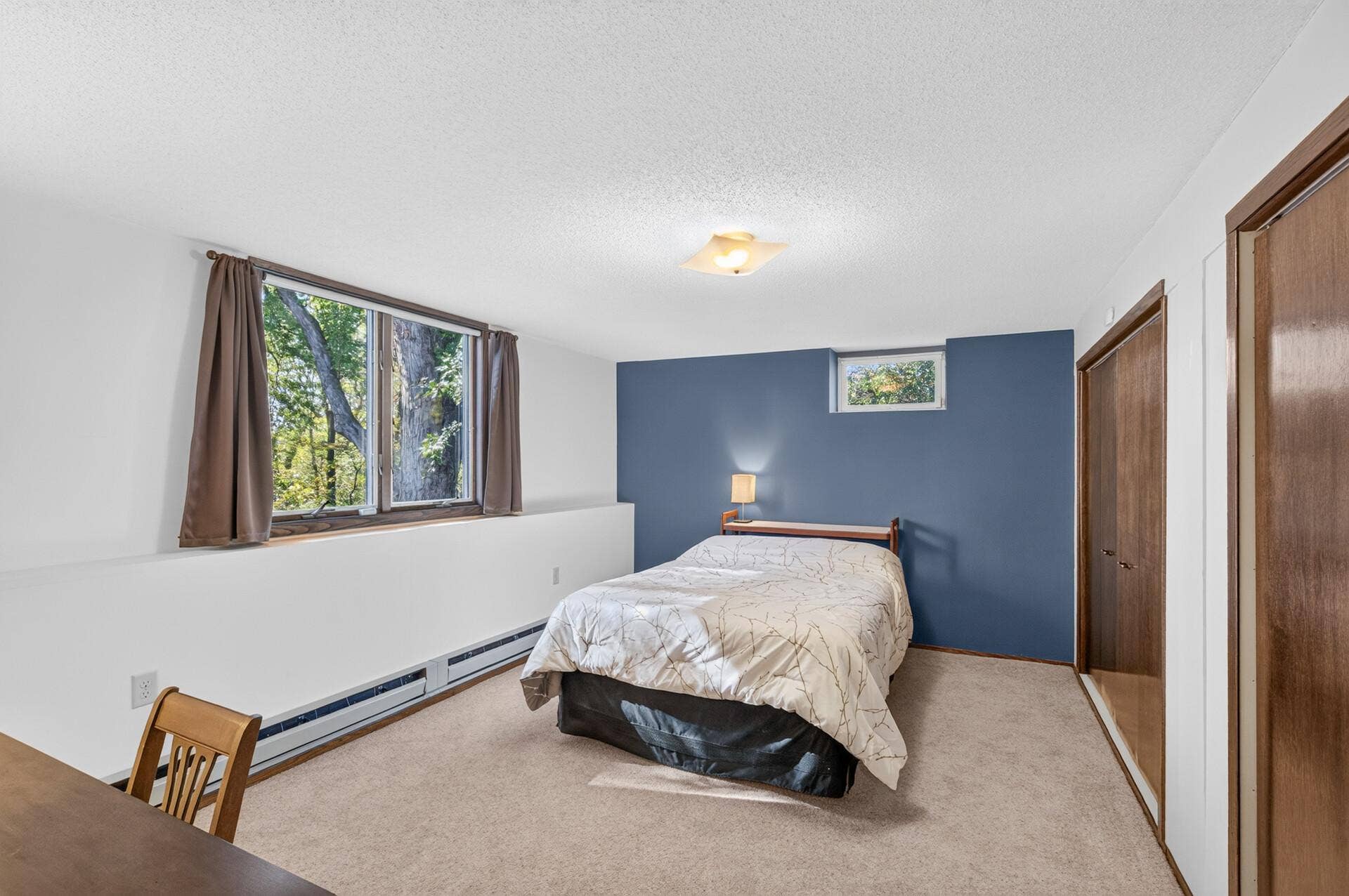 4315 Kaufmanis Way, Eagan, MN 55123 Light filled lower level bedroom