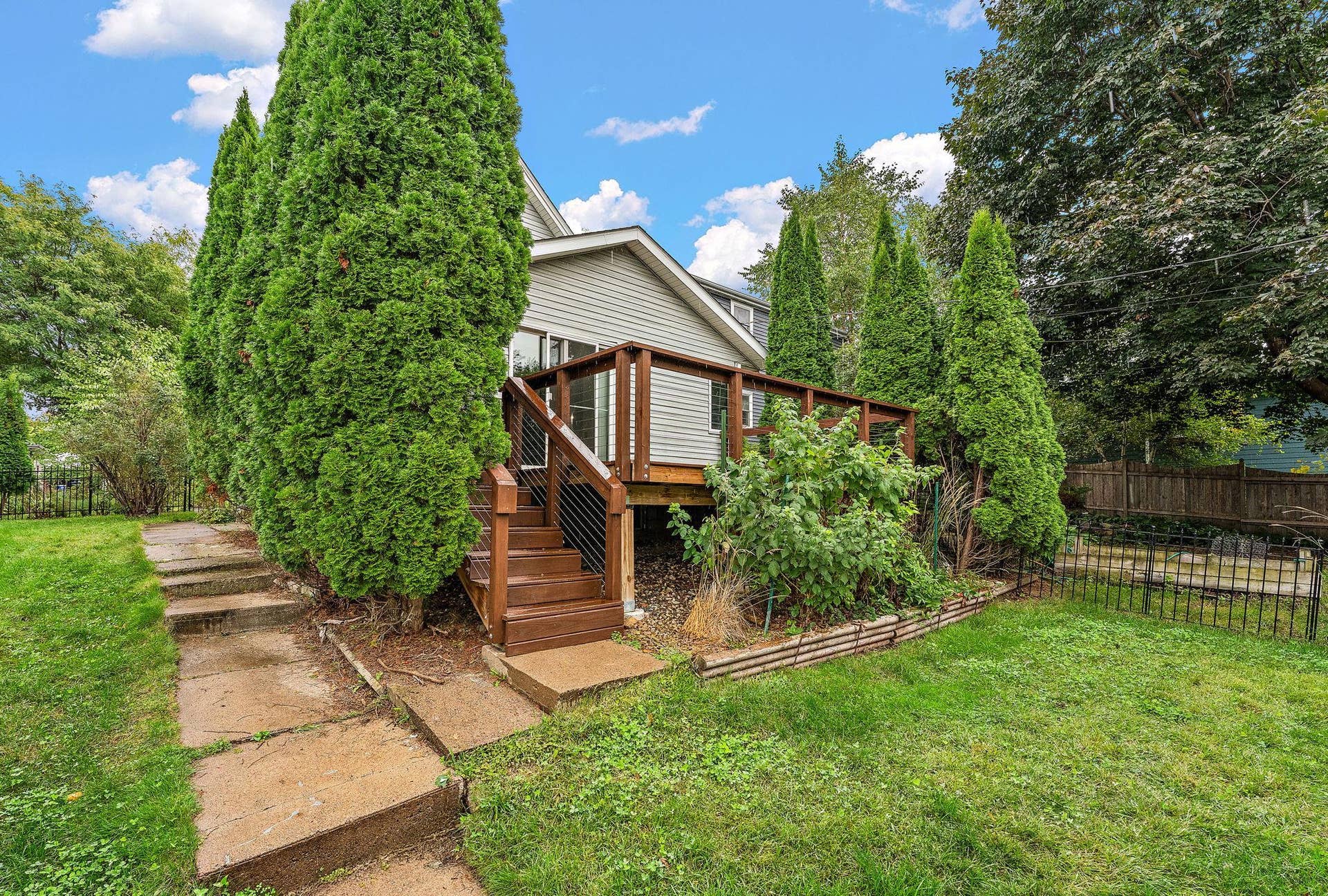 1455 Kent Street, 97, Saint Paul, MN 55117 Large maintenance free deck