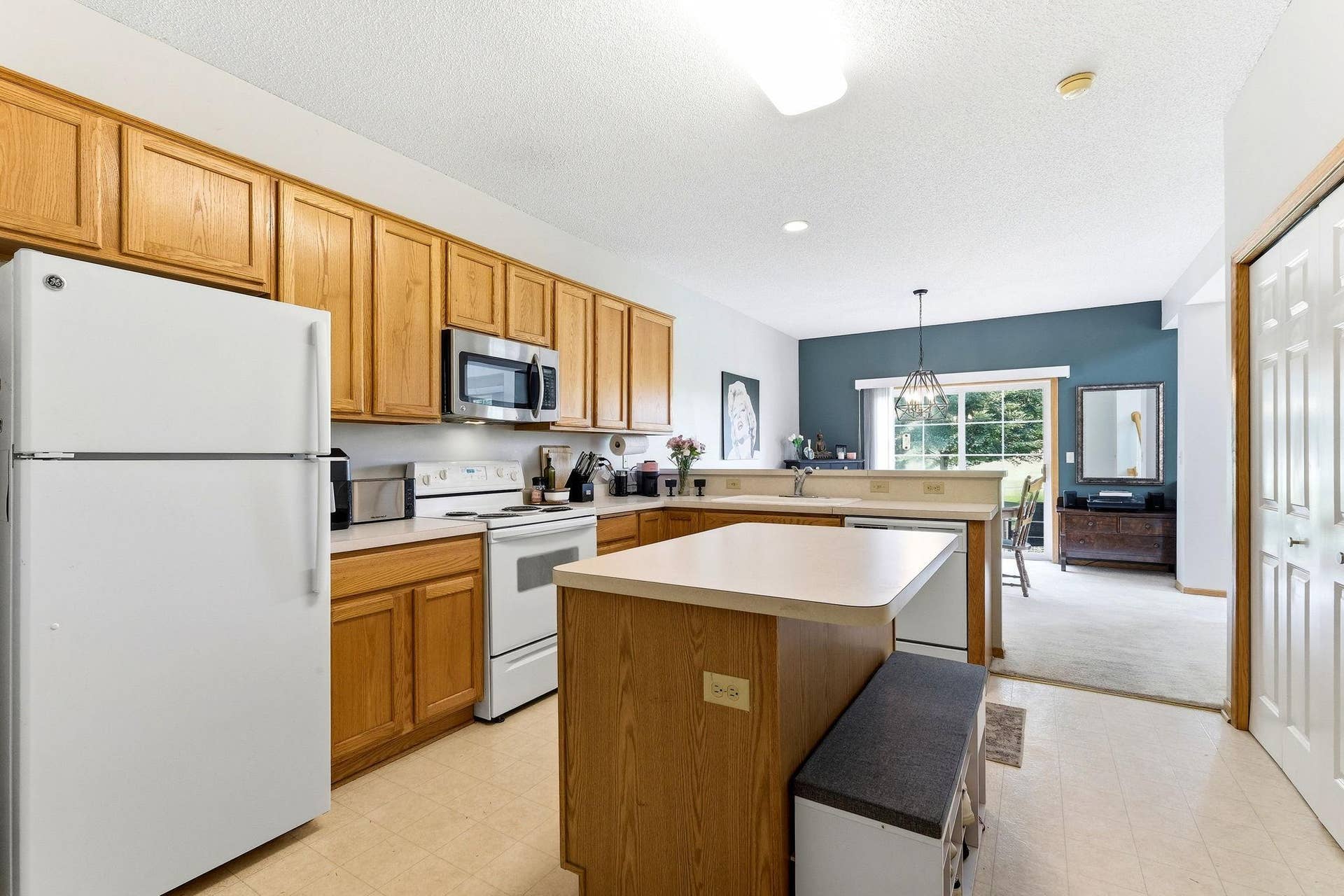1899 Wildflower Court, Shoreview, MN 55126 Plenty of counter space and storage in this kitchen.