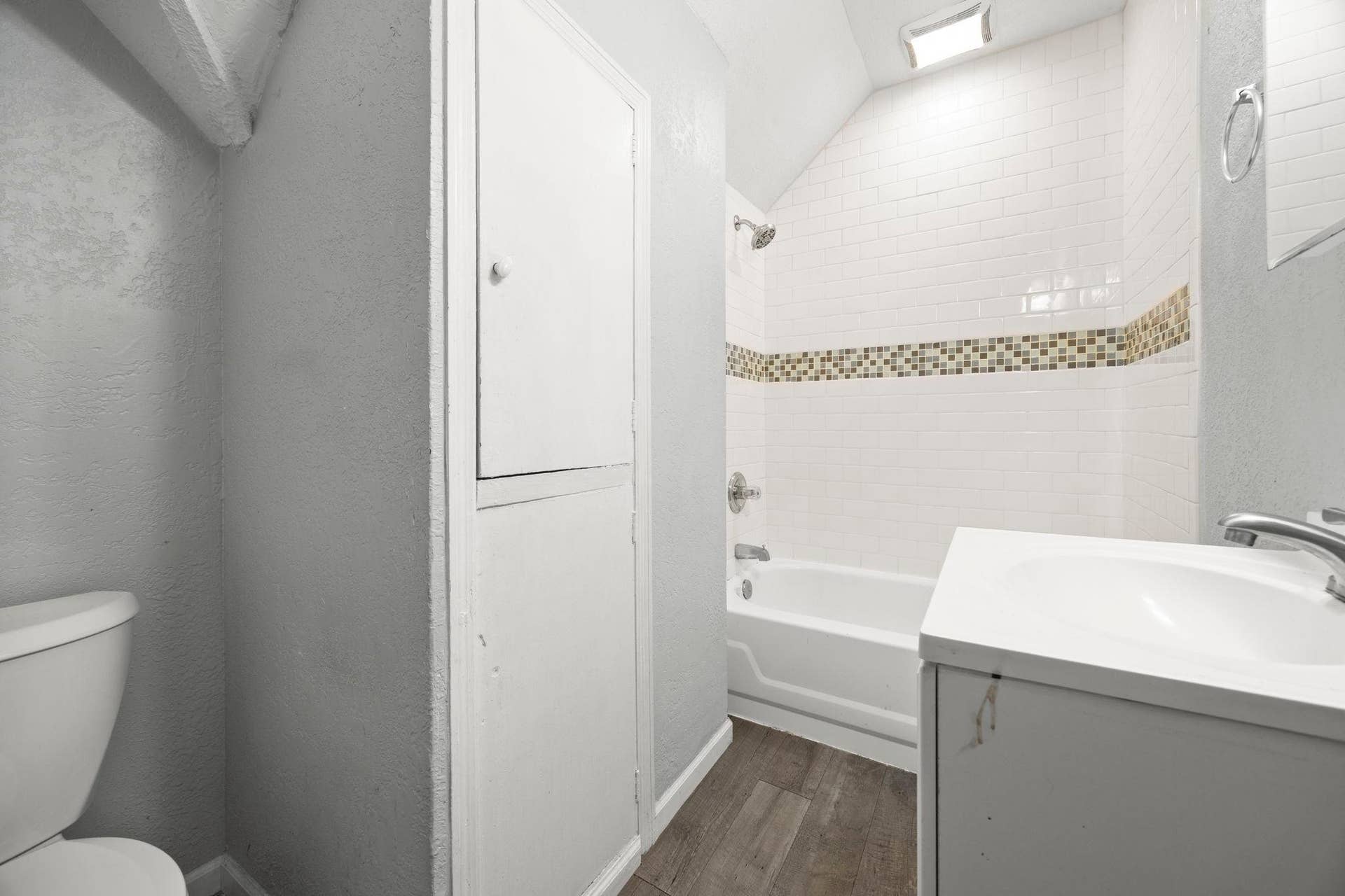 263 Lafond Avenue, 102, Saint Paul, MN 55103 263 Lafond Avenue, 102, Saint Paul, MN 55103