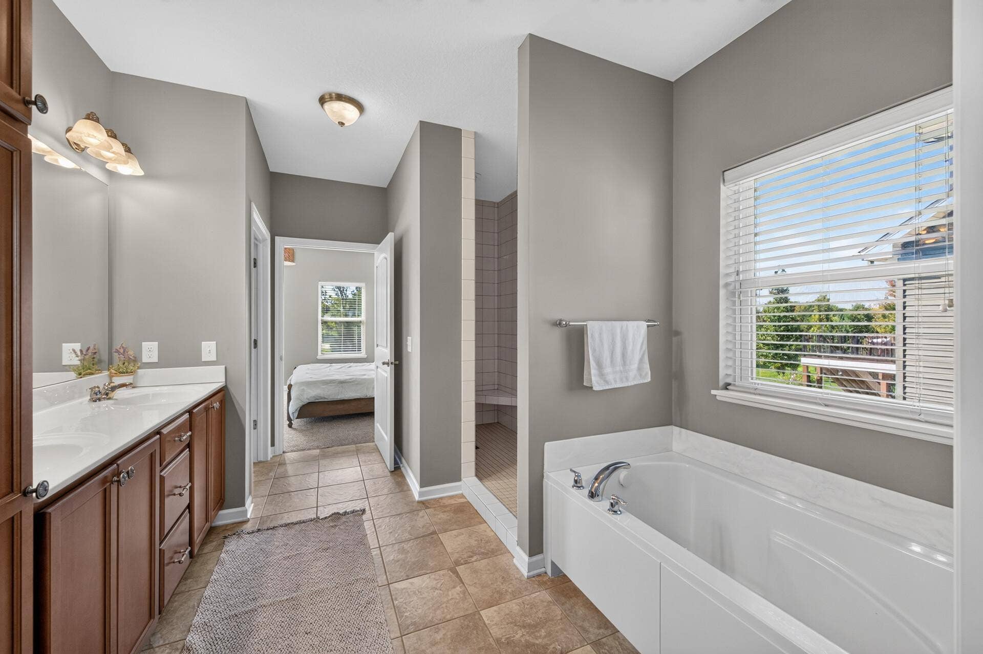9747 69th Street S, Cottage Grove, MN 55016 9747 69th Street S, Cottage Grove, MN 55016