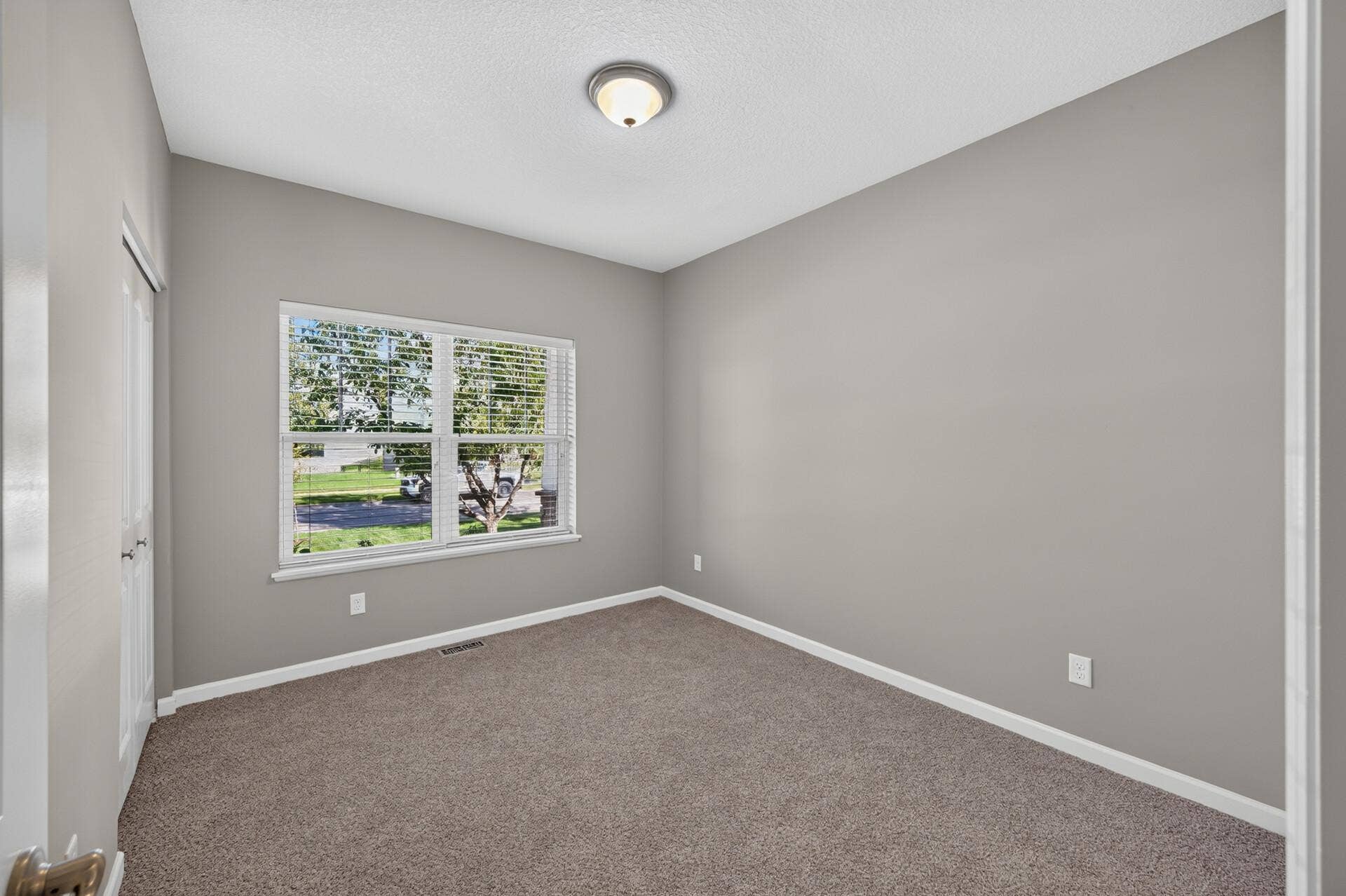 9747 69th Street S, Cottage Grove, MN 55016 9747 69th Street S, Cottage Grove, MN 55016
