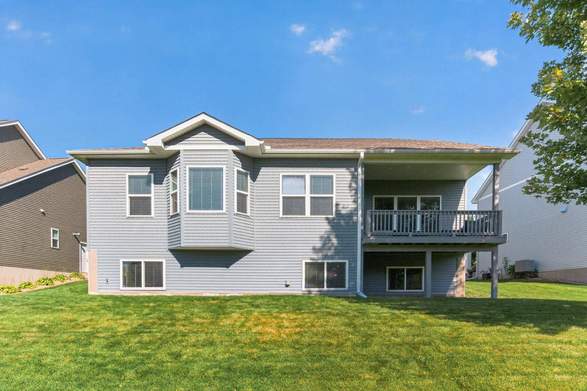 9747 69th Street S, Cottage Grove, MN 55016 9747 69th Street S, Cottage Grove, MN 55016