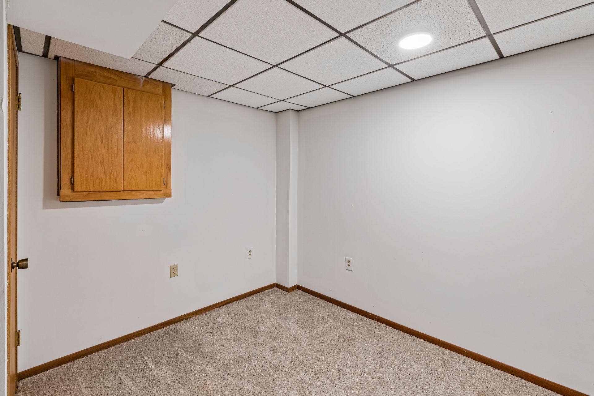 2841 Riviera Drive N, White Bear Lake, MN 55110 Additional finished lower-level room offers space for hobbies or a home office.