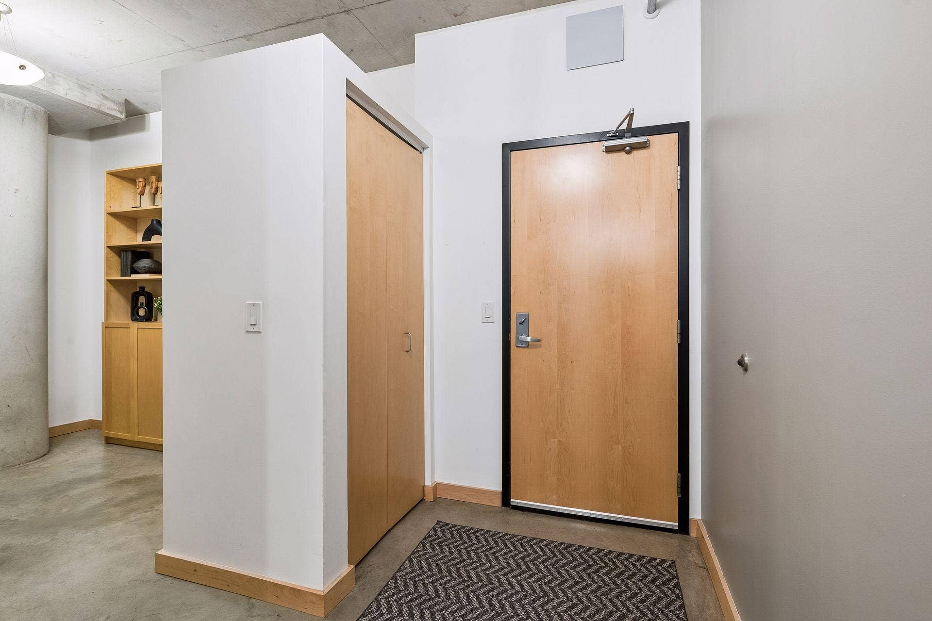 720 N 4th Street, #108, 59, Minneapolis, MN 55401 Front coat closet