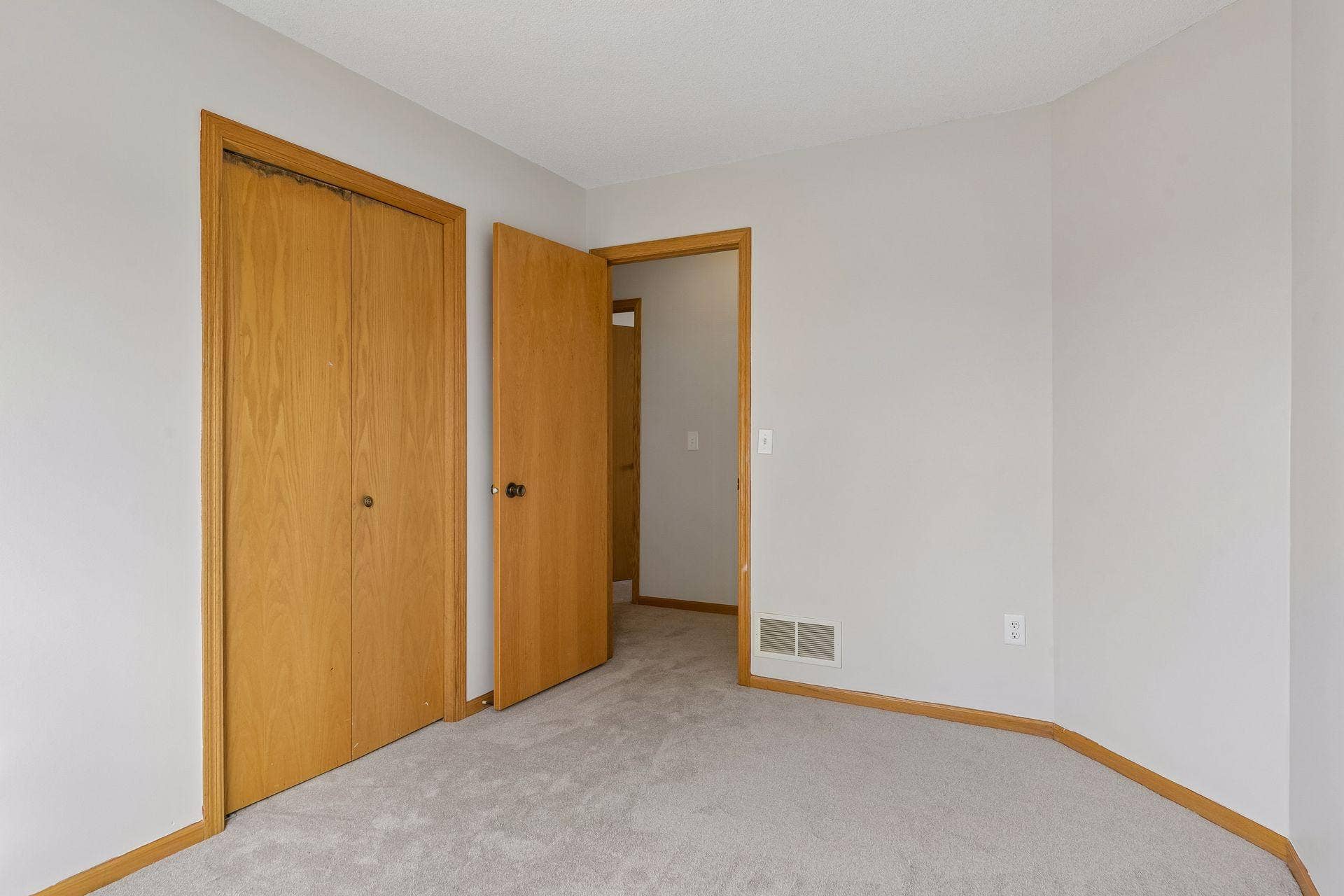 9332 Parkside Echo, Woodbury, MN 55125