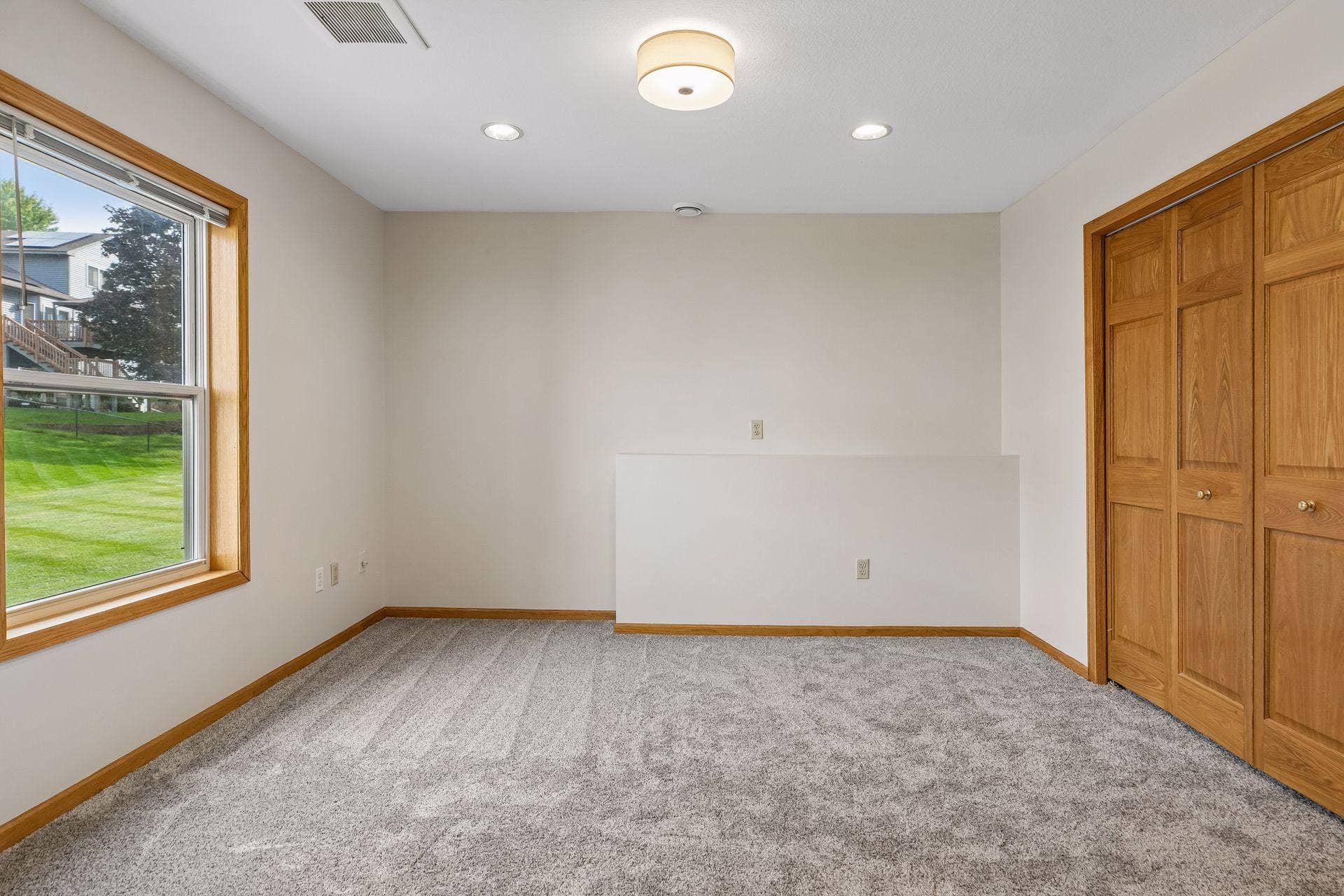 9332 Parkside Echo, Woodbury, MN 55125