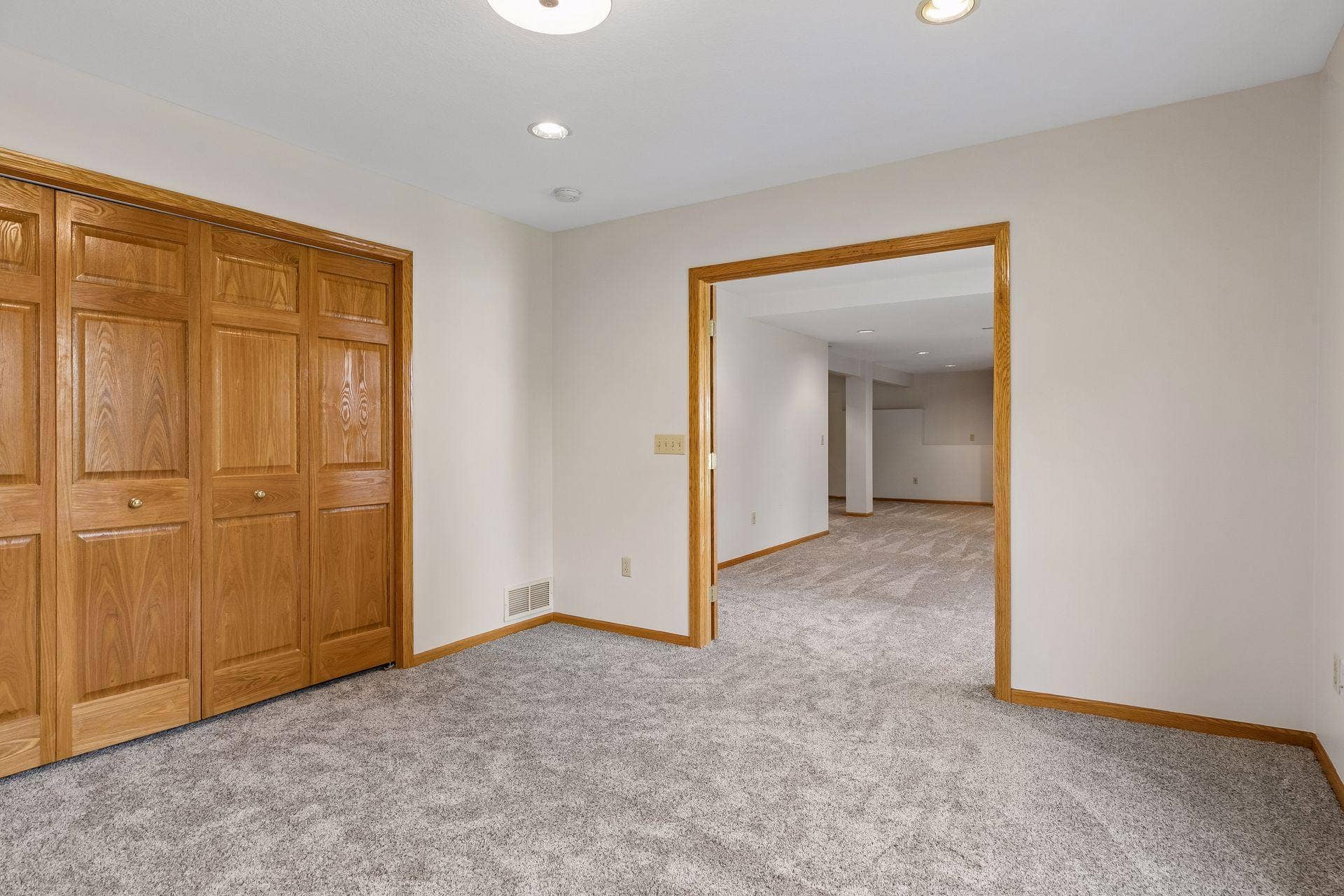 9332 Parkside Echo, Woodbury, MN 55125