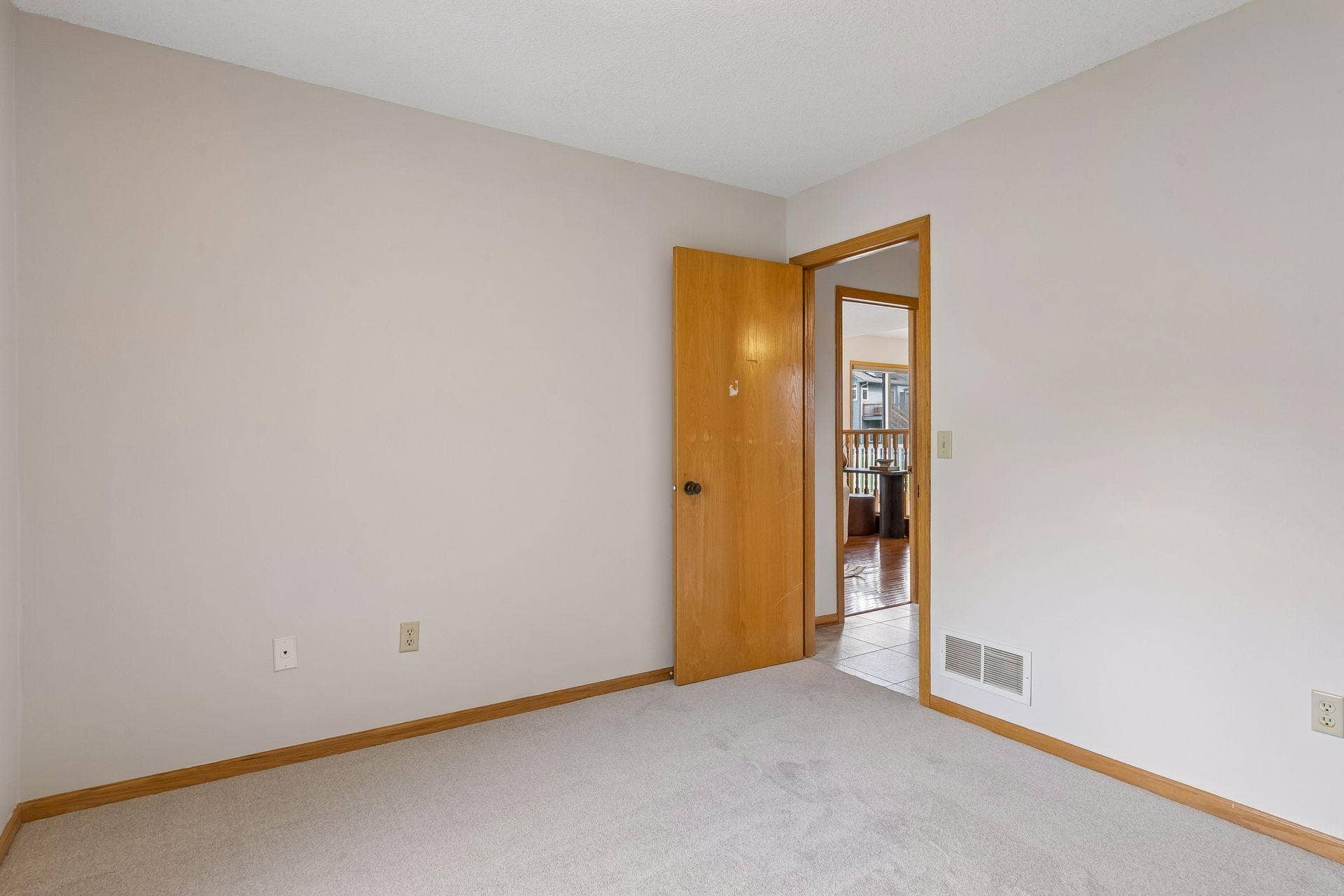 9332 Parkside Echo, Woodbury, MN 55125