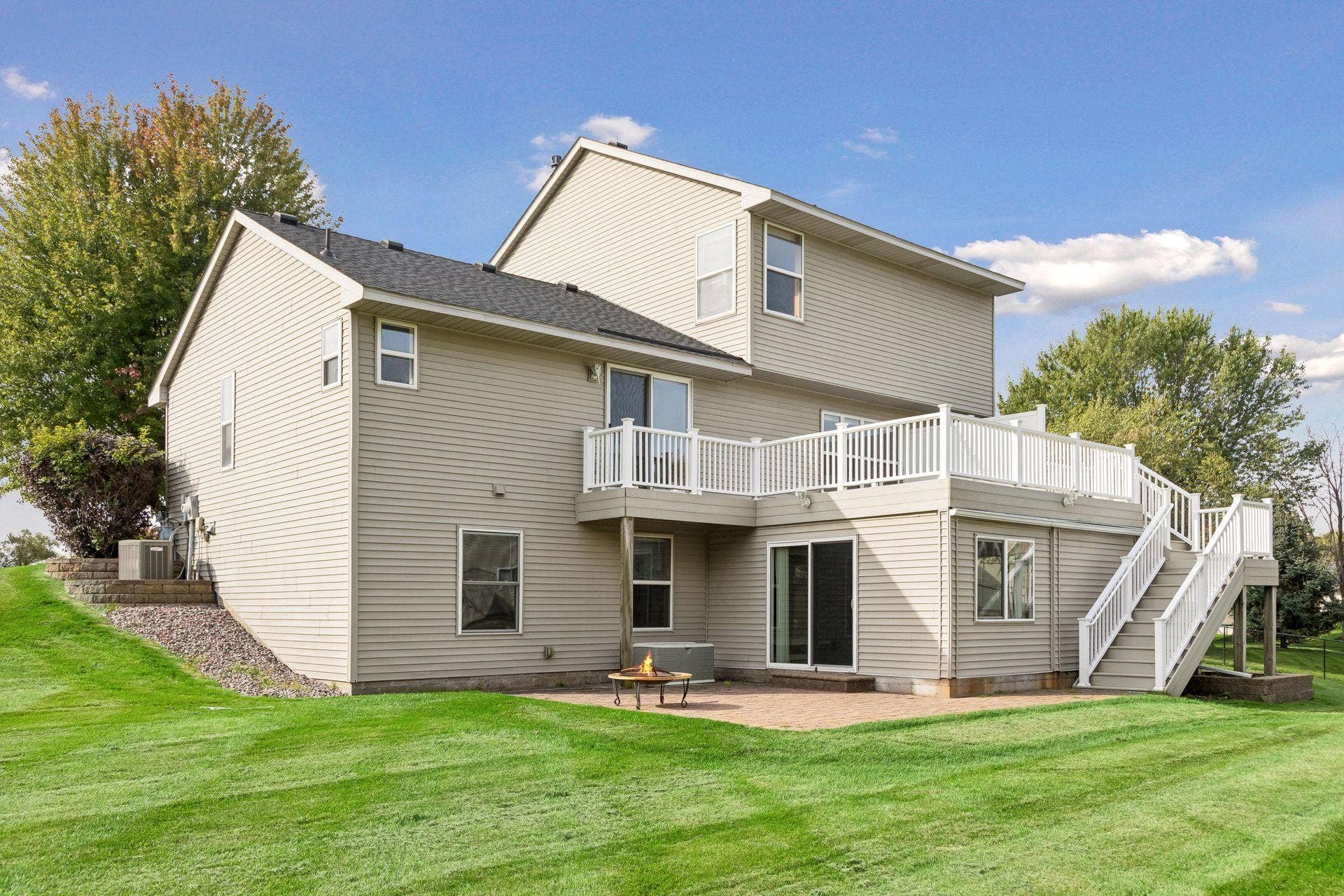 9332 Parkside Echo, Woodbury, MN 55125