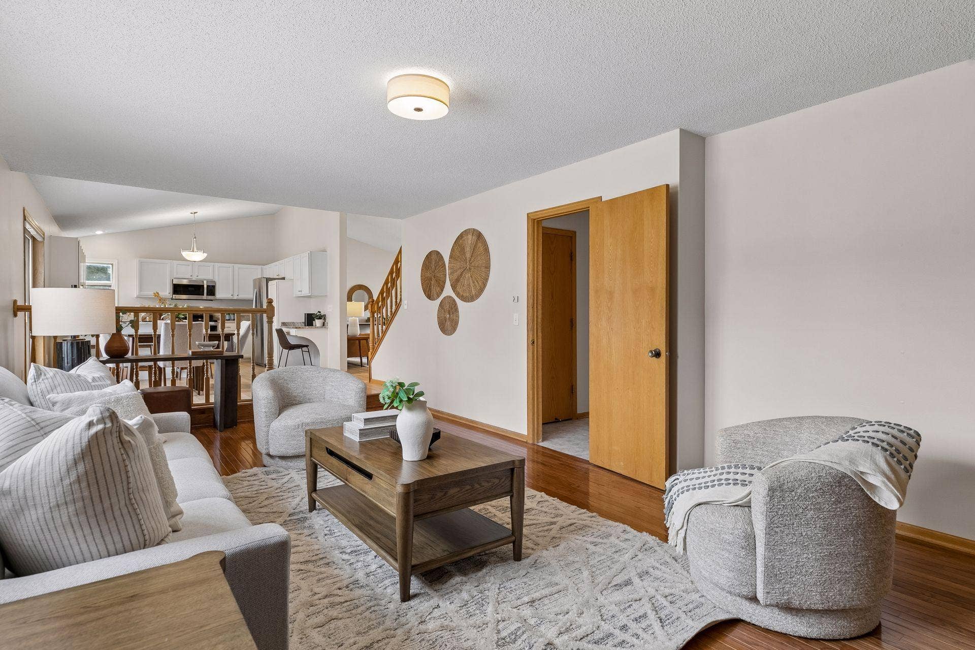 9332 Parkside Echo, Woodbury, MN 55125