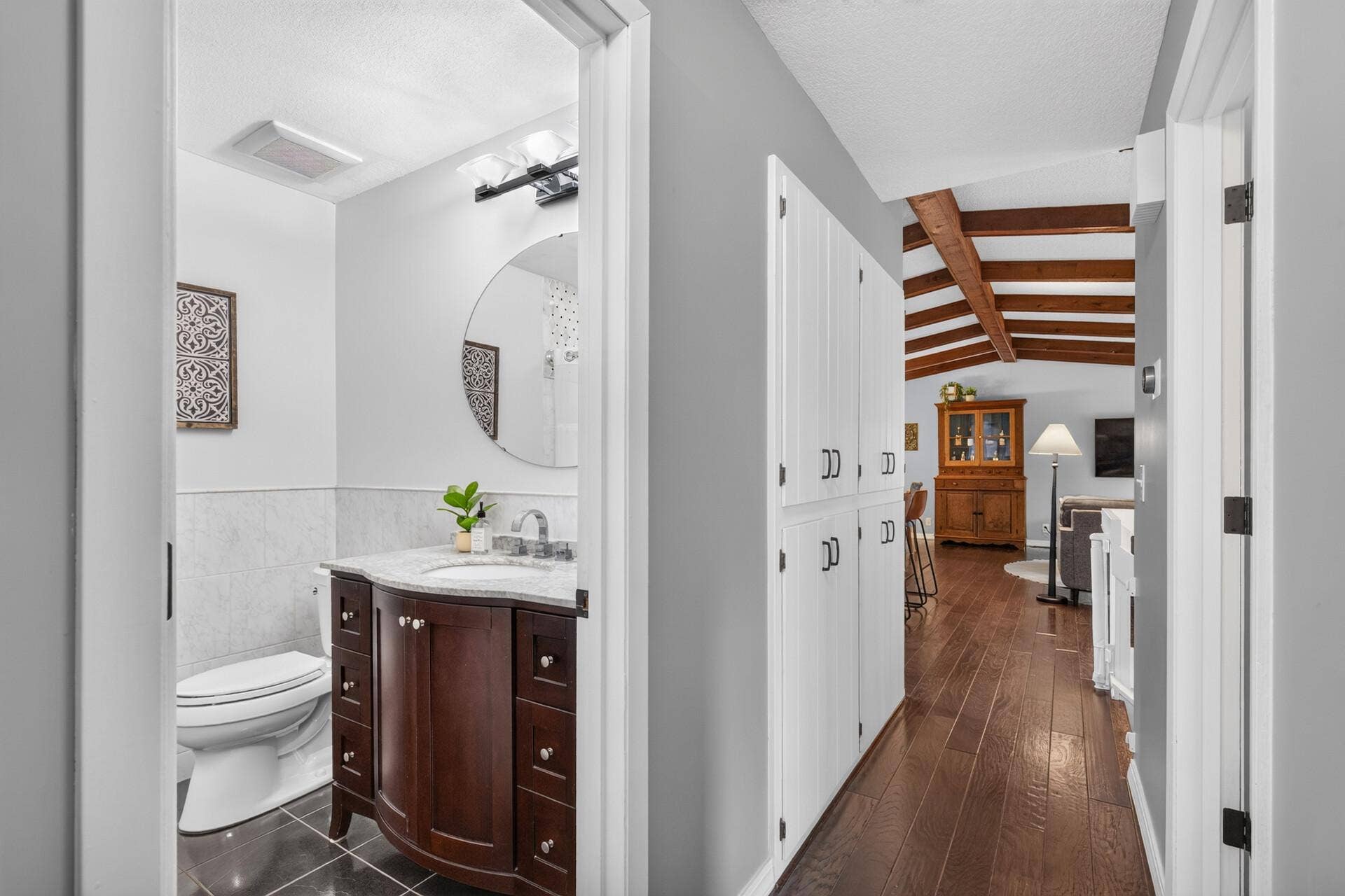 2222 Black Oak Drive, Minnetonka, MN 55305 2222 Black Oak Drive, Minnetonka, MN 55305