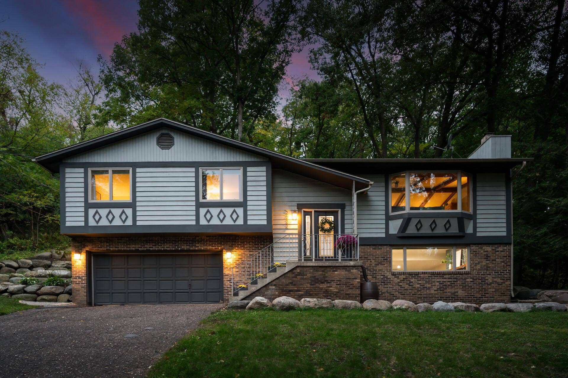 2222 Black Oak Drive, Minnetonka, MN 55305 2222 Black Oak Drive, Minnetonka, MN 55305