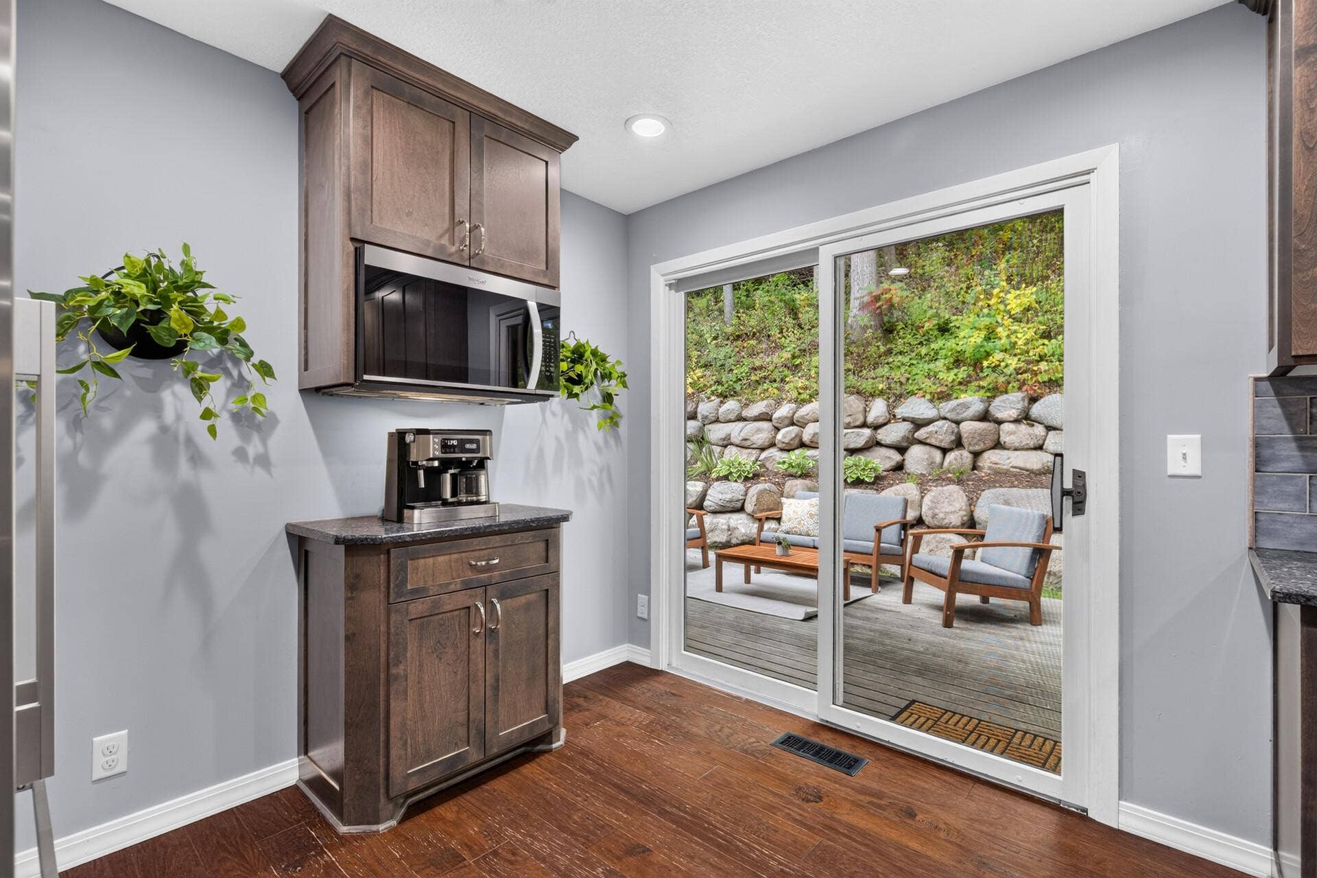 2222 Black Oak Drive, Minnetonka, MN 55305 2222 Black Oak Drive, Minnetonka, MN 55305
