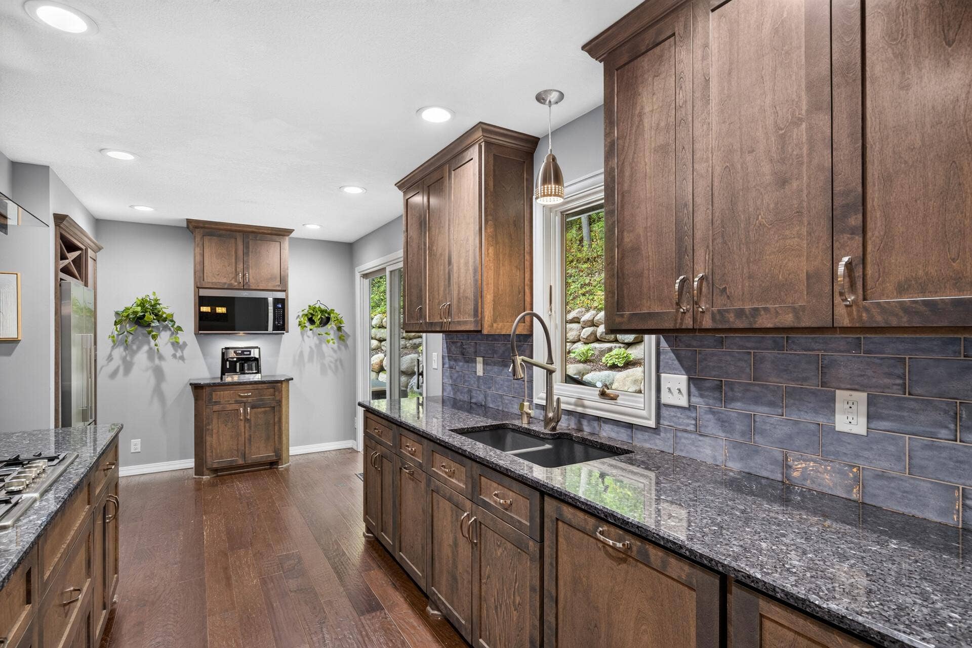 2222 Black Oak Drive, Minnetonka, MN 55305 2222 Black Oak Drive, Minnetonka, MN 55305