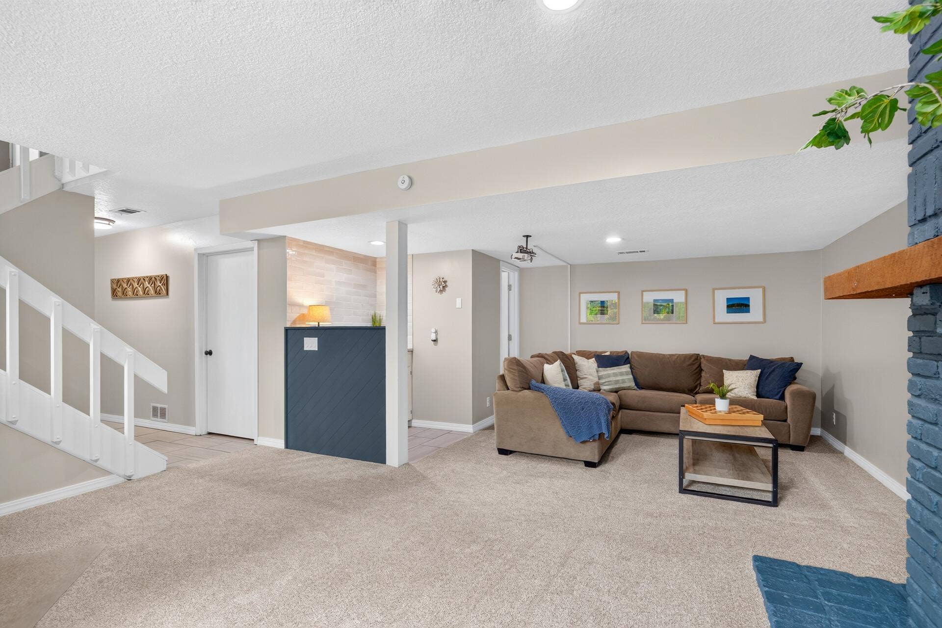 2222 Black Oak Drive, Minnetonka, MN 55305 2222 Black Oak Drive, Minnetonka, MN 55305