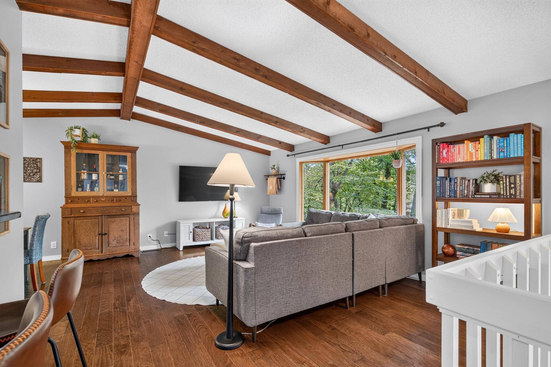 2222 Black Oak Drive, Minnetonka, MN 55305 2222 Black Oak Drive, Minnetonka, MN 55305