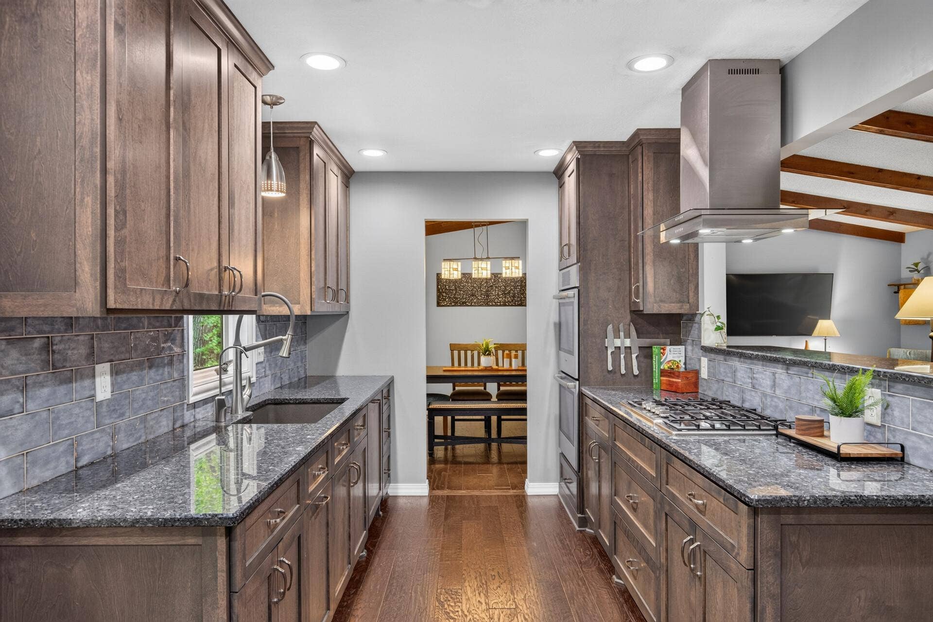 2222 Black Oak Drive, Minnetonka, MN 55305 2222 Black Oak Drive, Minnetonka, MN 55305