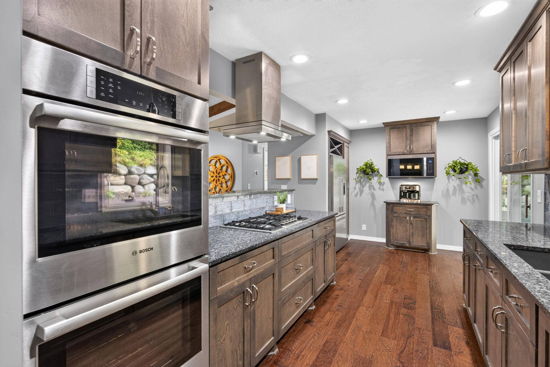 2222 Black Oak Drive, Minnetonka, MN 55305 2222 Black Oak Drive, Minnetonka, MN 55305