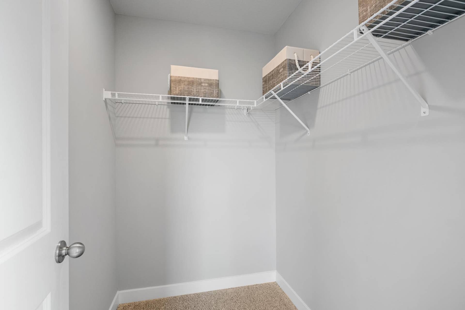 4919 Blake Way, Woodbury, MN 55129 Upper level bedrooms ALL have a walk in closet.