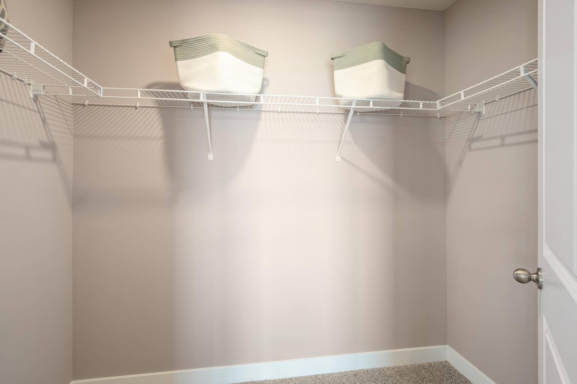 4919 Blake Way, Woodbury, MN 55129 Primary bedroom offers TWO walk in closets.