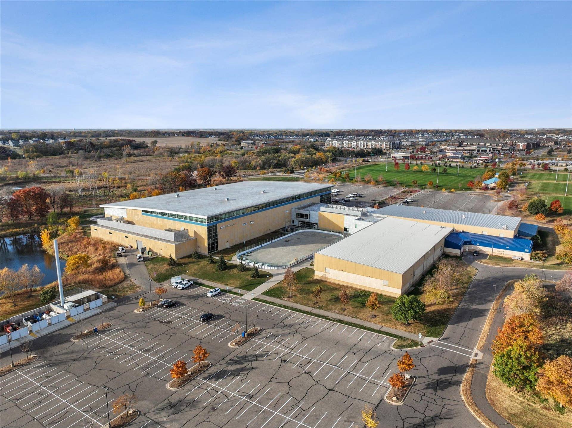 4919 Blake Way, Woodbury, MN 55129 Fairview Health Sports Facility offers numerous indoor ice sheets.