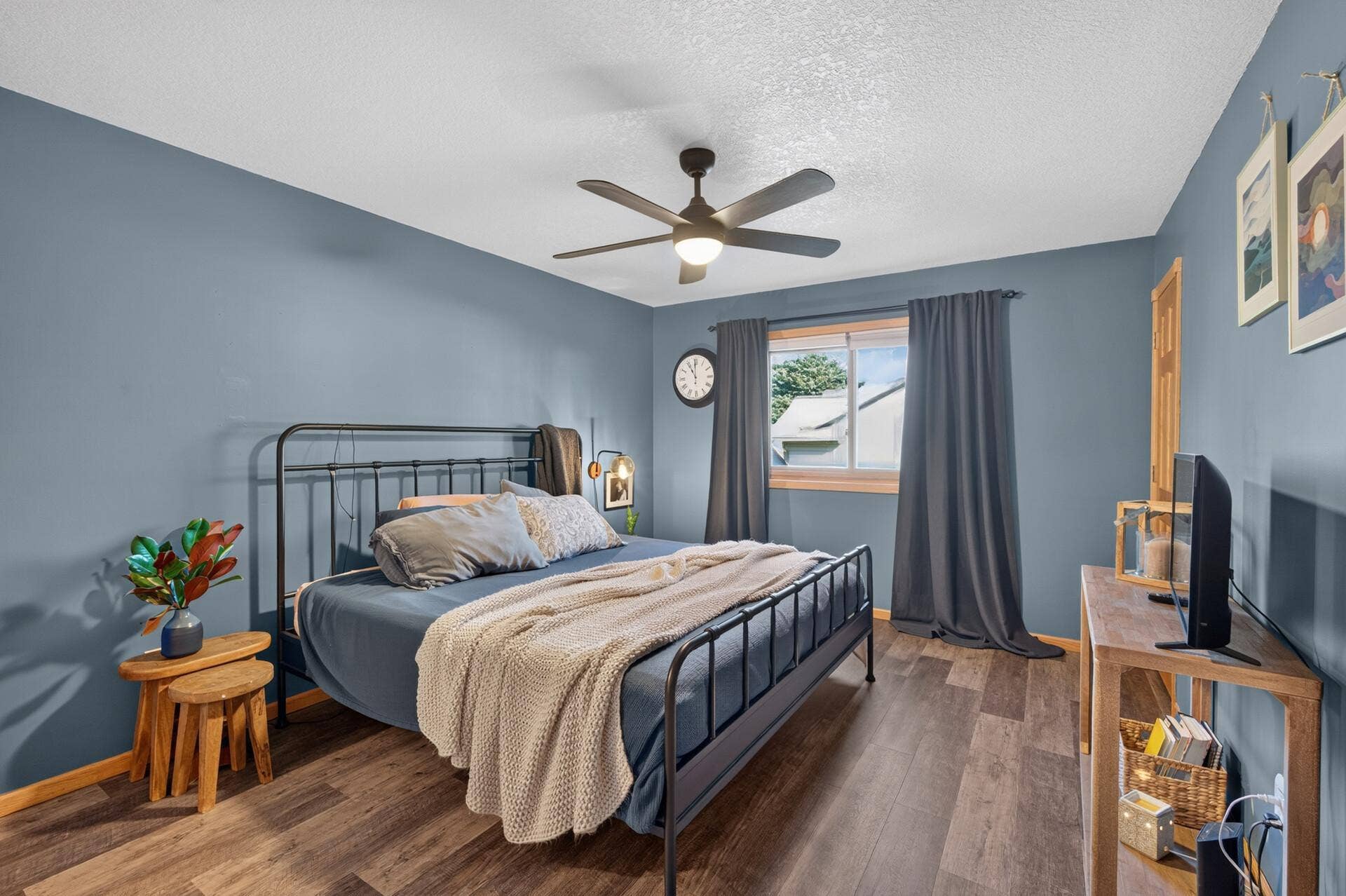 5956 Norway Pine Court, White Bear Lake, MN 55110 Primary bedroom boasts hard surface floors and a ceiling fan for added comfort.