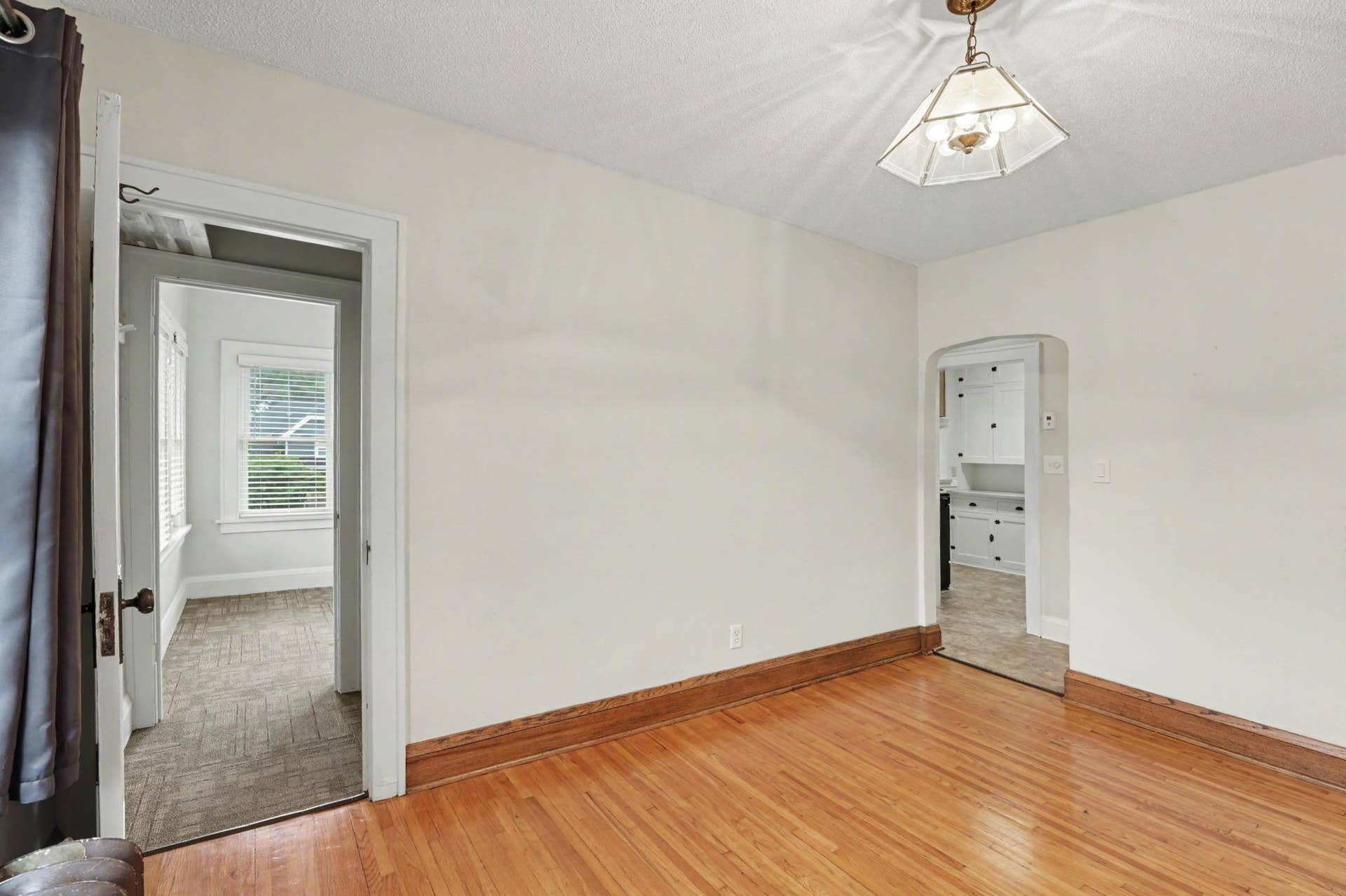 595 Syndicate Street N, 93, Saint Paul, MN 55104 Dining room into kitchen -upper level unit