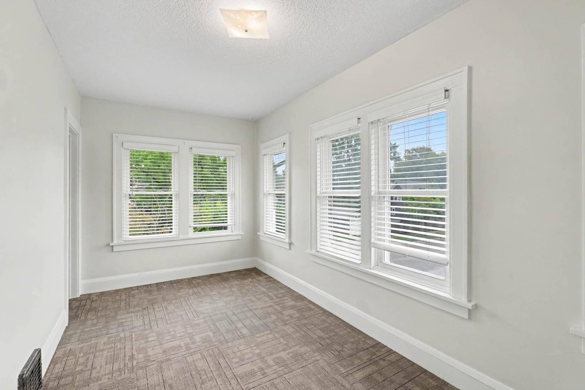 595 Syndicate Street N, 93, Saint Paul, MN 55104 Bedroom 1 - upper level unit