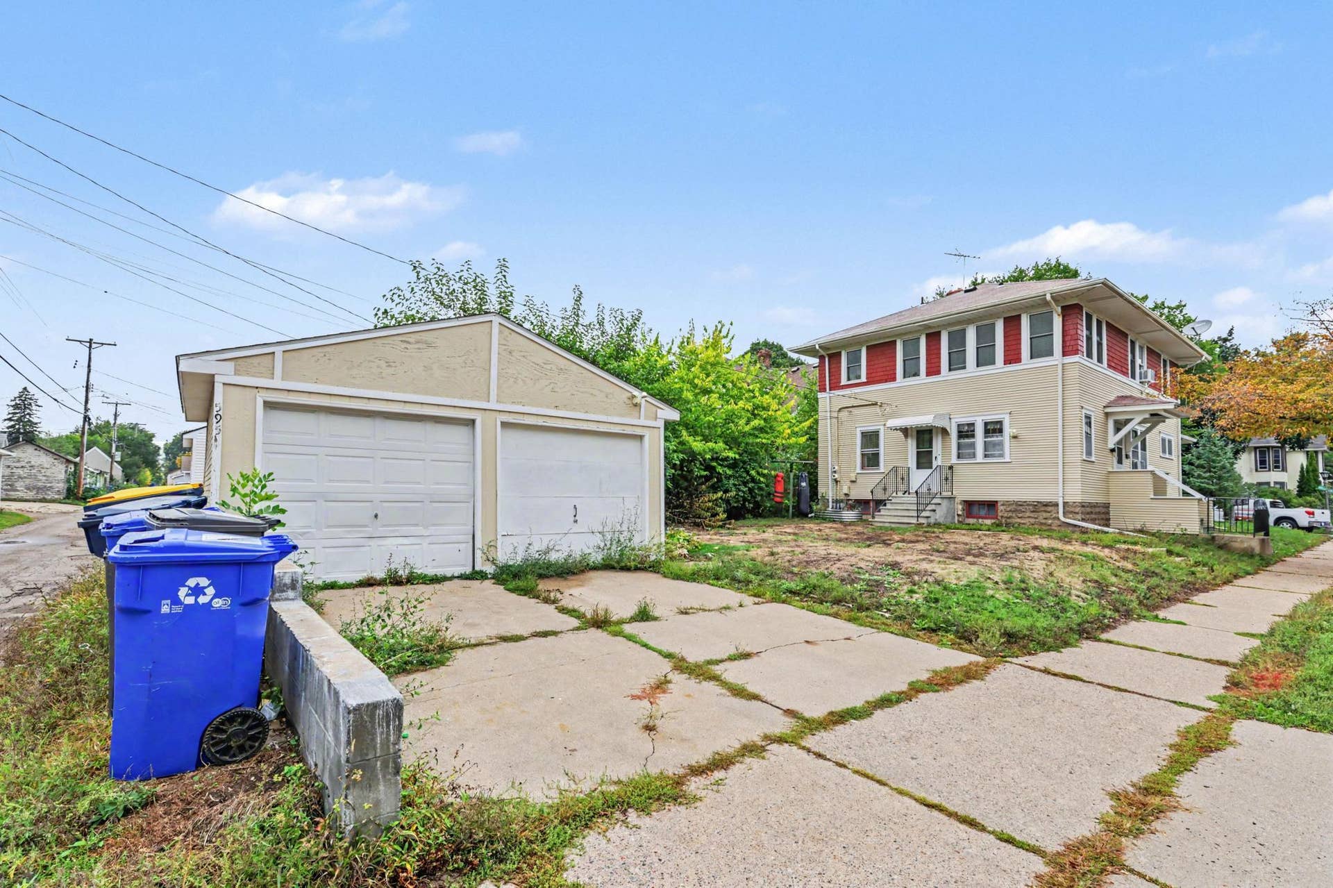 595 Syndicate Street N, 93, Saint Paul, MN 55104 Two car garage