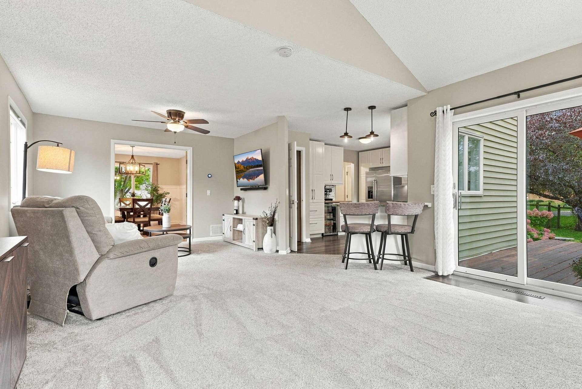 4875 Cottonwood Lane N, Plymouth, MN 55442 32-web-or-mls-4875_Cottonwood_Lane_North_Plymouth_03311.jpg