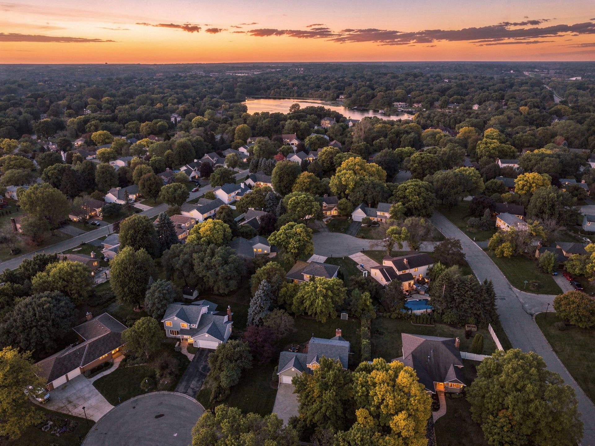 4875 Cottonwood Lane N, Plymouth, MN 55442 9-web-or-mls-4875_Cottonwood_Lane_North_Plymouth_TW_001 (2).jpg