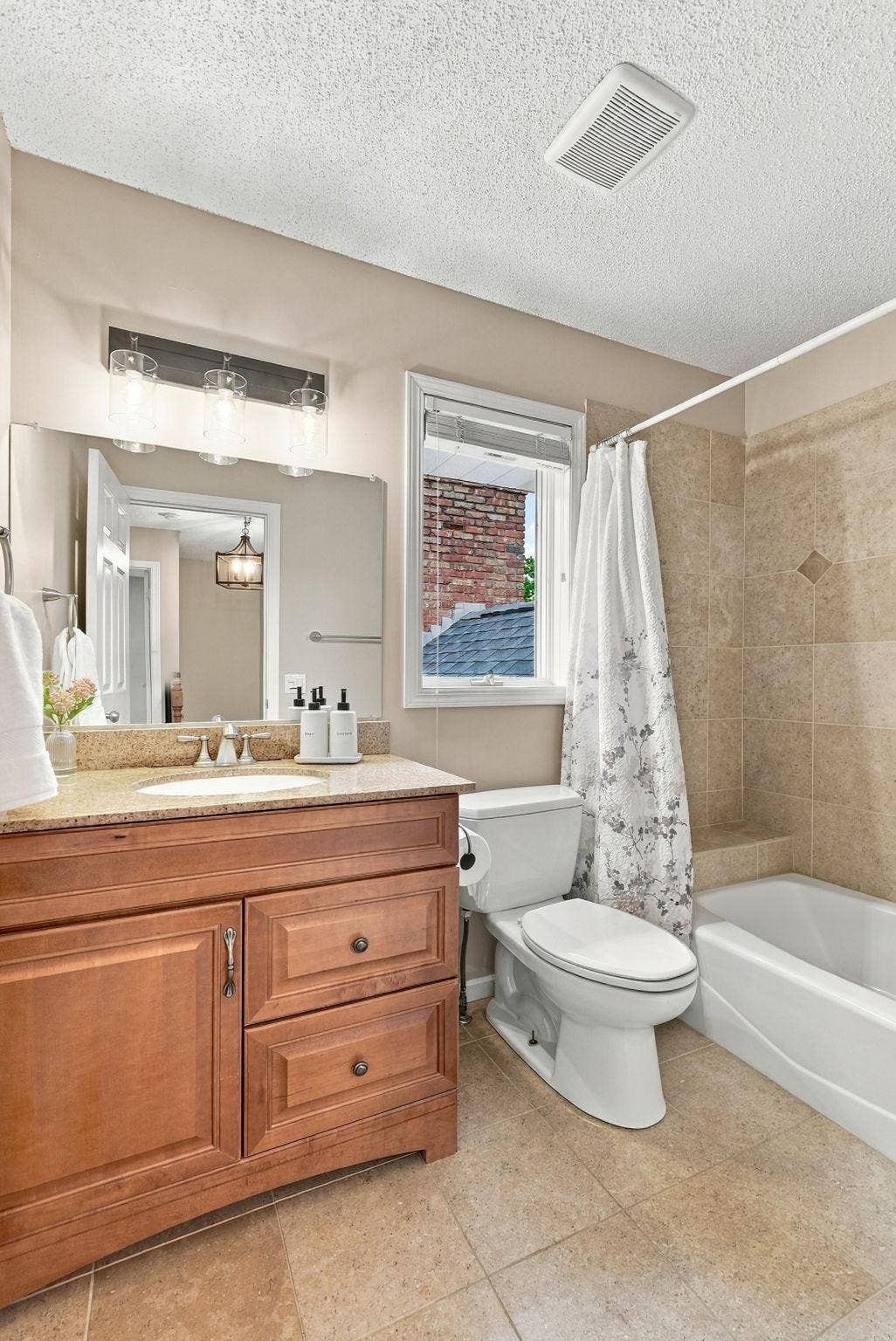 4875 Cottonwood Lane N, Plymouth, MN 55442 71-web-or-mls-4875_Cottonwood_Lane_North_Plymouth_03516.jpg