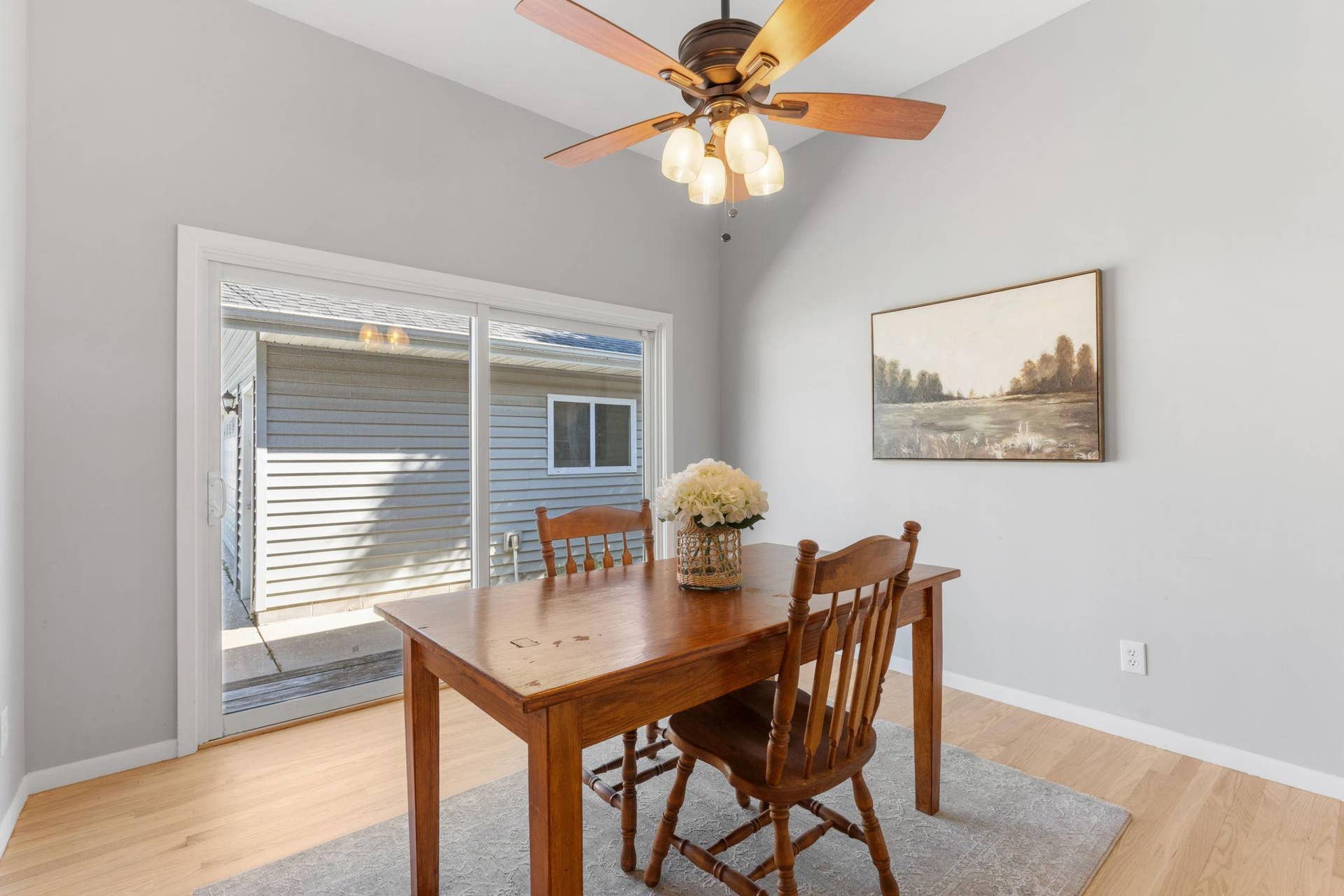 24-web-or-mls-3413 Boone Ave S-24.jpg