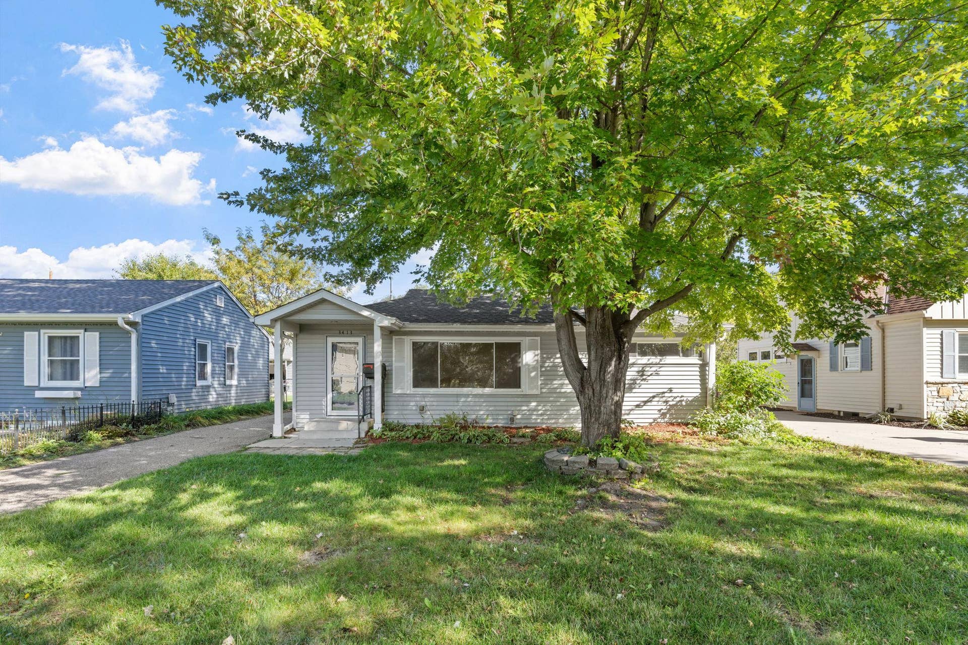 3-web-or-mls-3413 Boone Ave S-3.jpg
