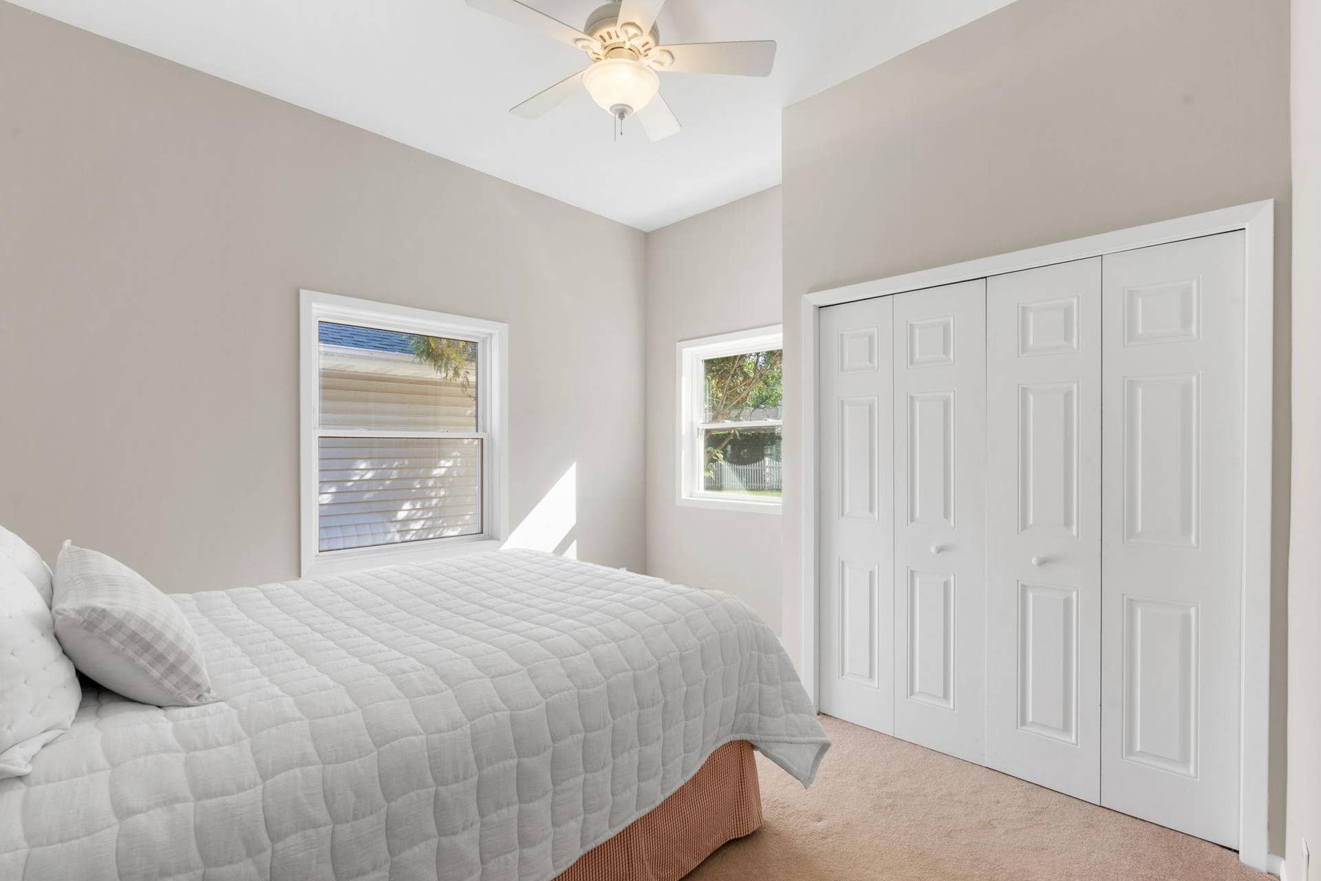34-web-or-mls-3413 Boone Ave S-34.jpg