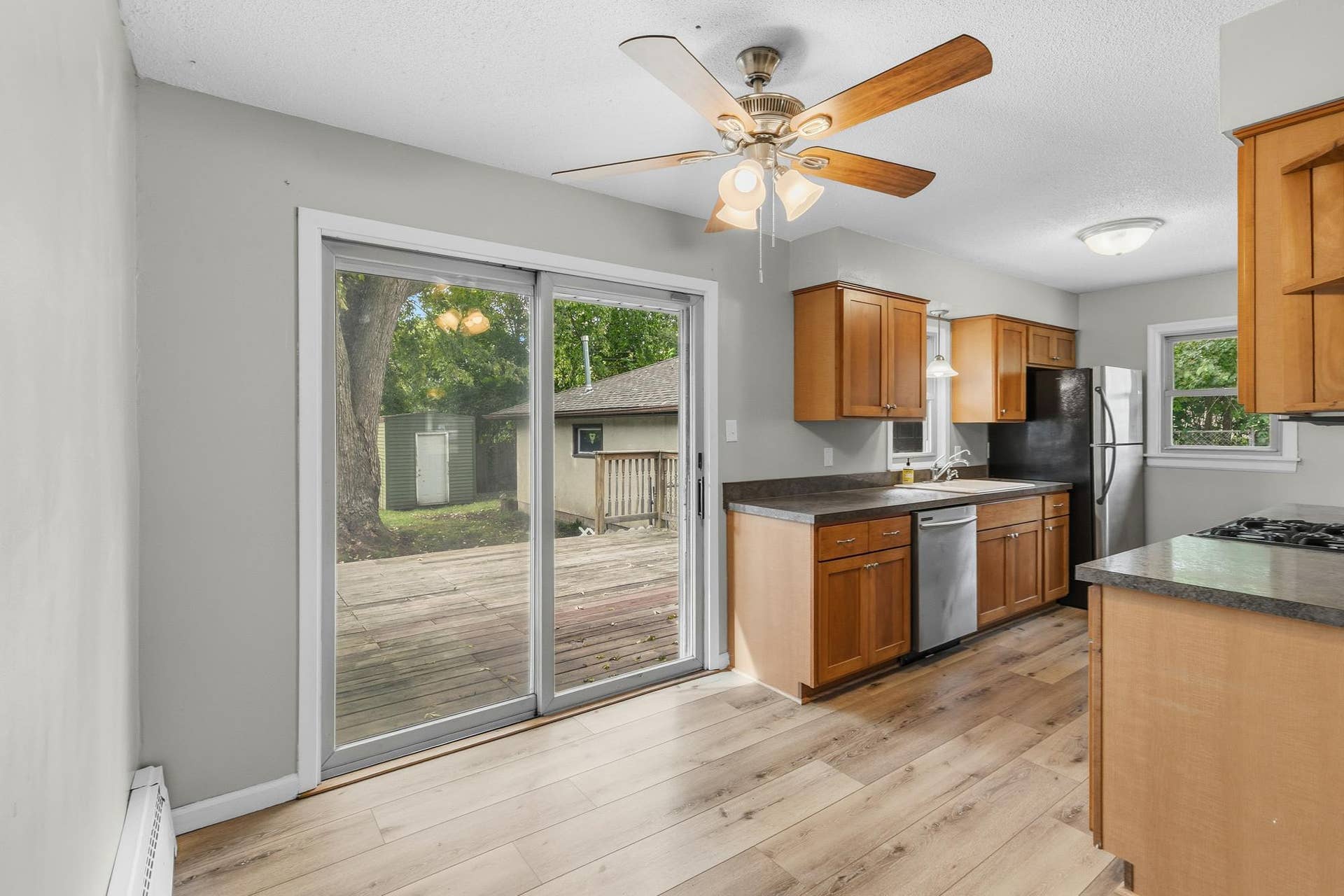 610 Grange Avenue N, Oakdale, MN 55128