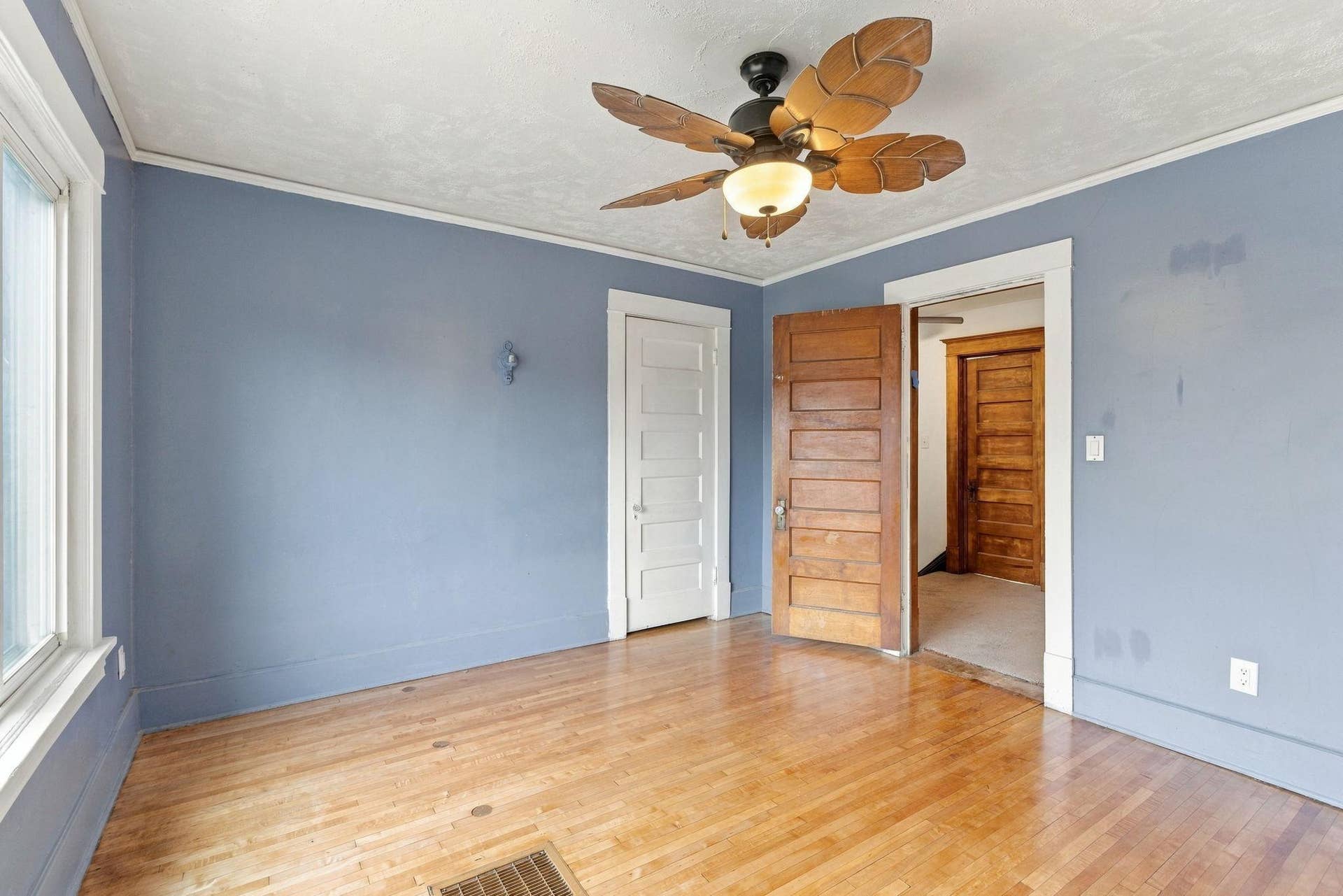 1315 19th Avenue NE, 87, Minneapolis, MN 55418 25-web-or-mls-1315 19th Ave NE Interior-18.jpg